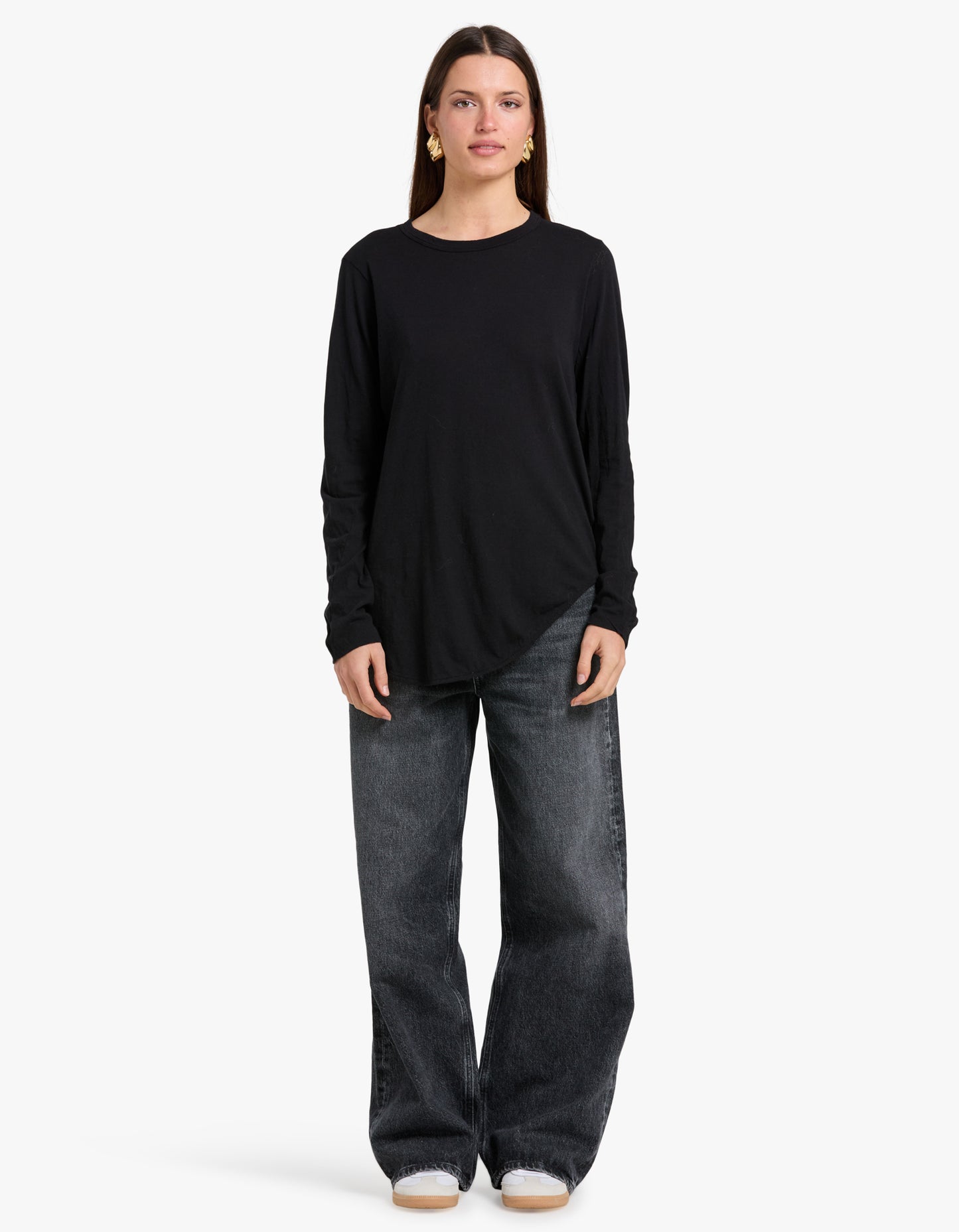 Regular Scoop Hem L/S T-Shirt - Black