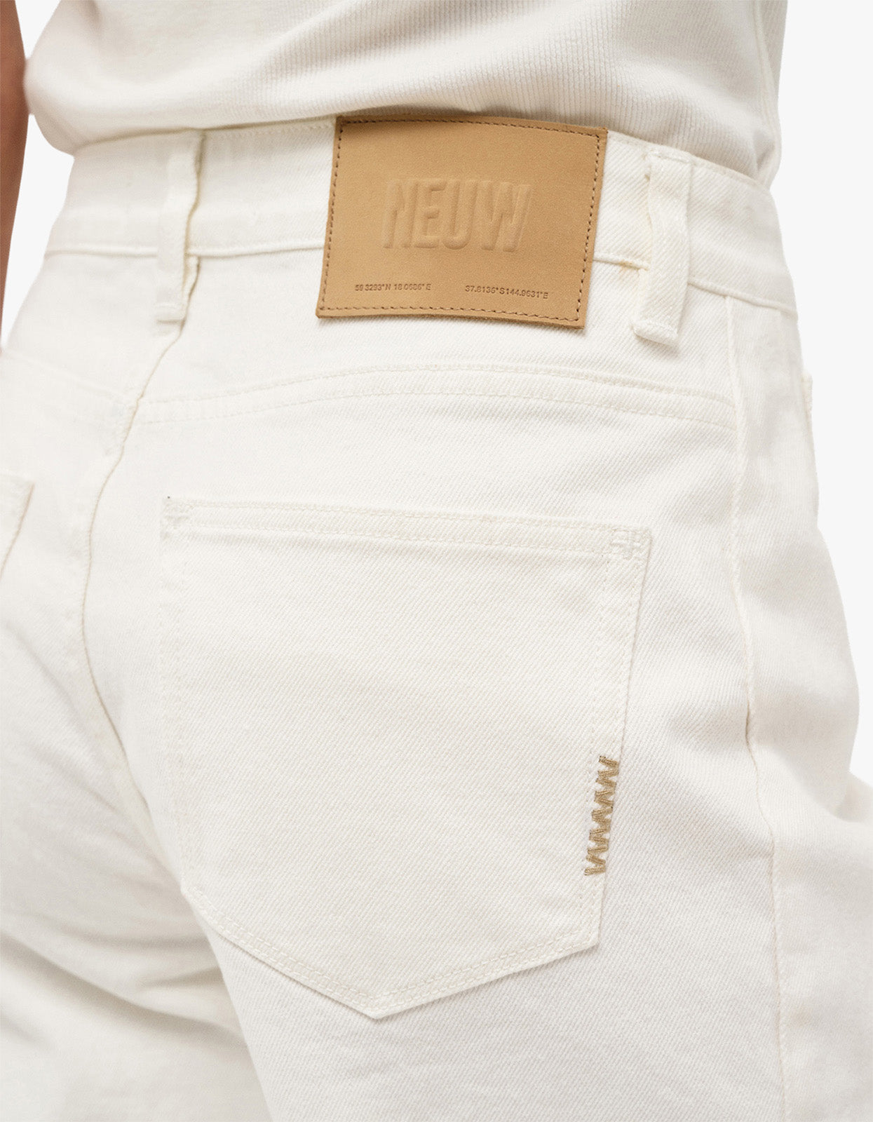 Amber Barrel Jean - Fresh White