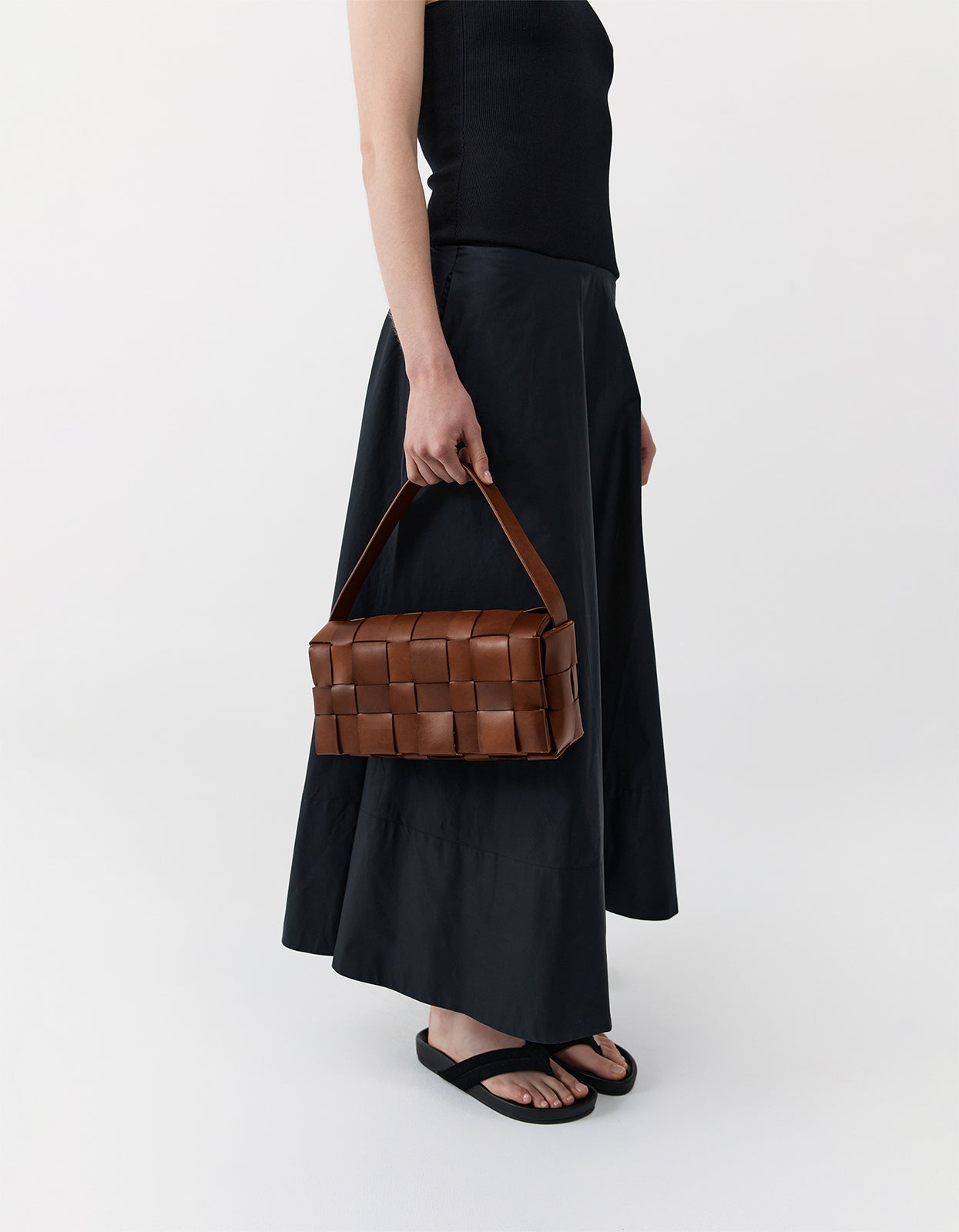 Woven Envelope Slim Tote - Chestnut