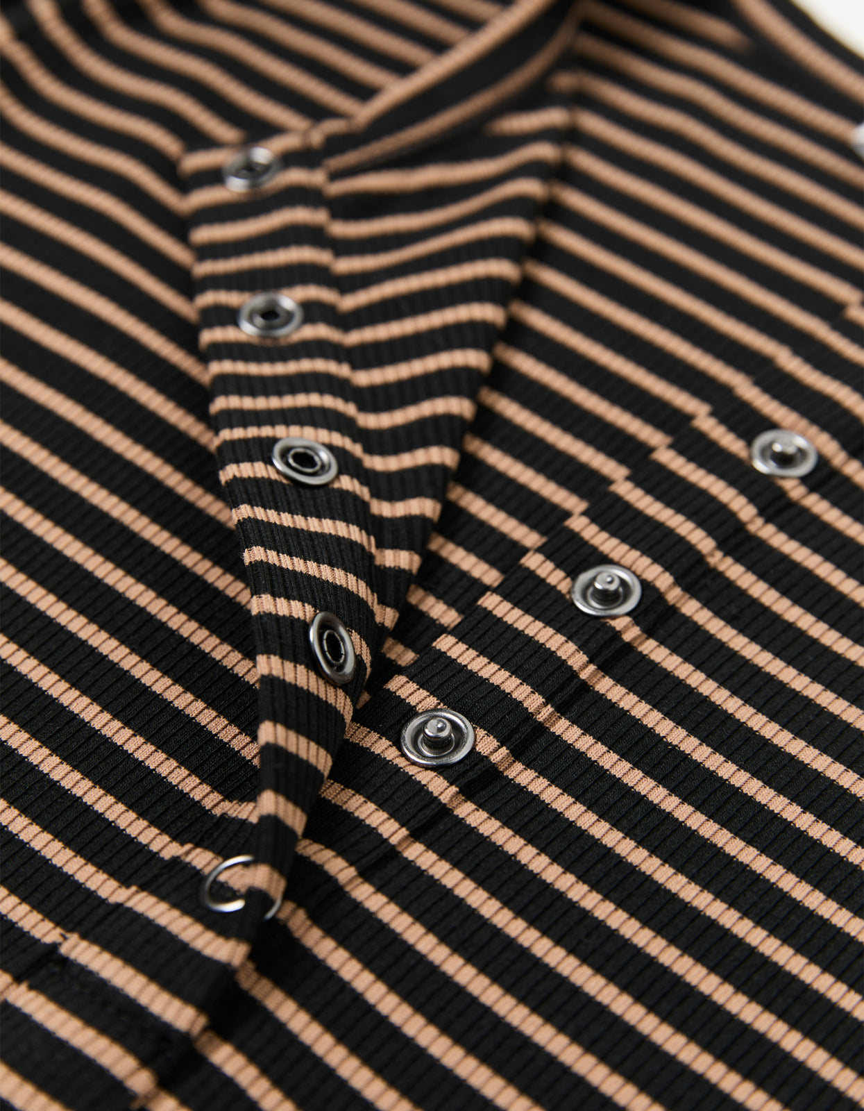 Eve Henley Top - Black/Brown