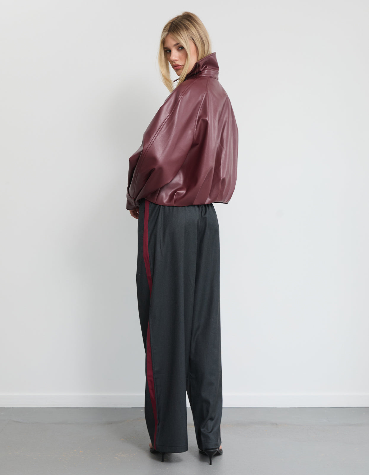 Ives Pant - Grey/Red