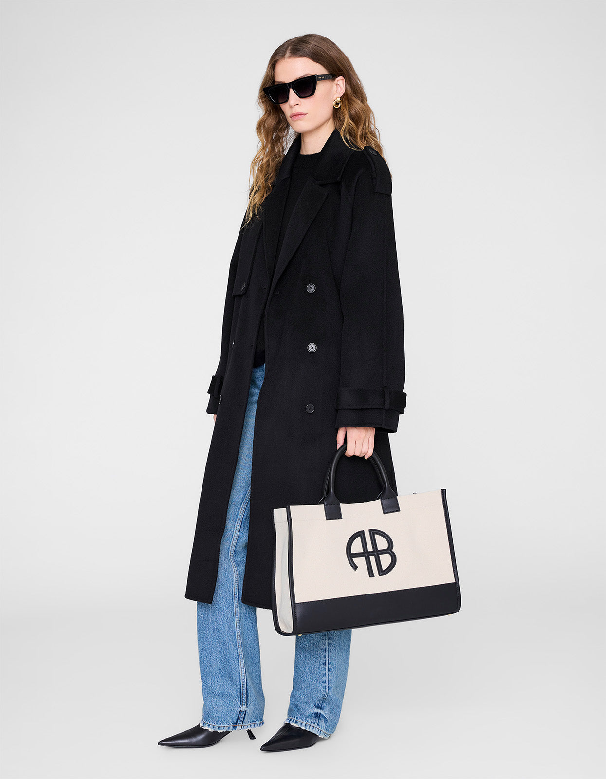 Medium Lara Tote - Natural Canvas With Black