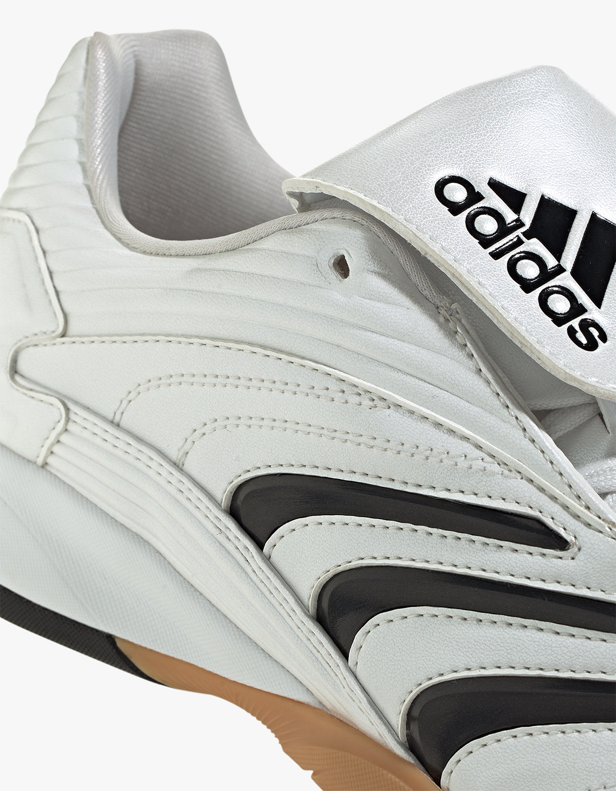 Mens Predator Sala - Zero Metallic/Core Black/Gum