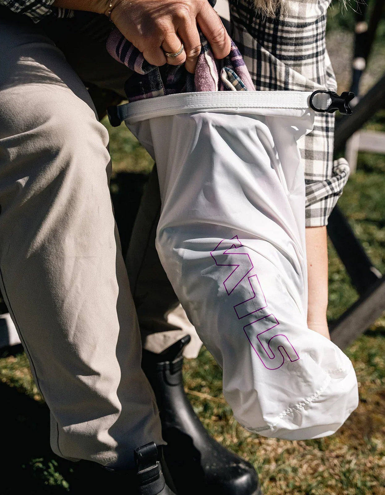 Terra Dry Bag 6L - White/Pink