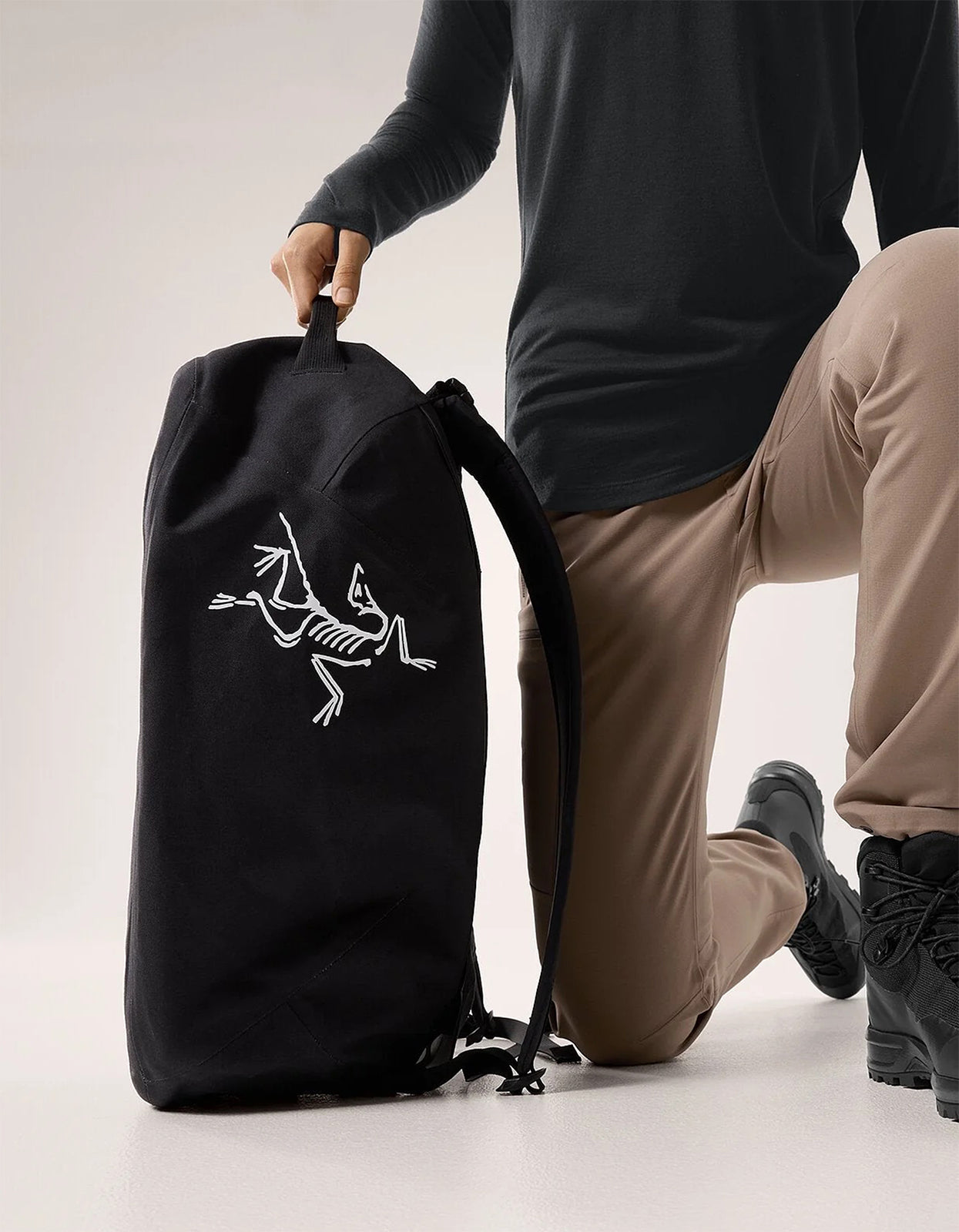 Carrier 40 Duffle Bag - Black