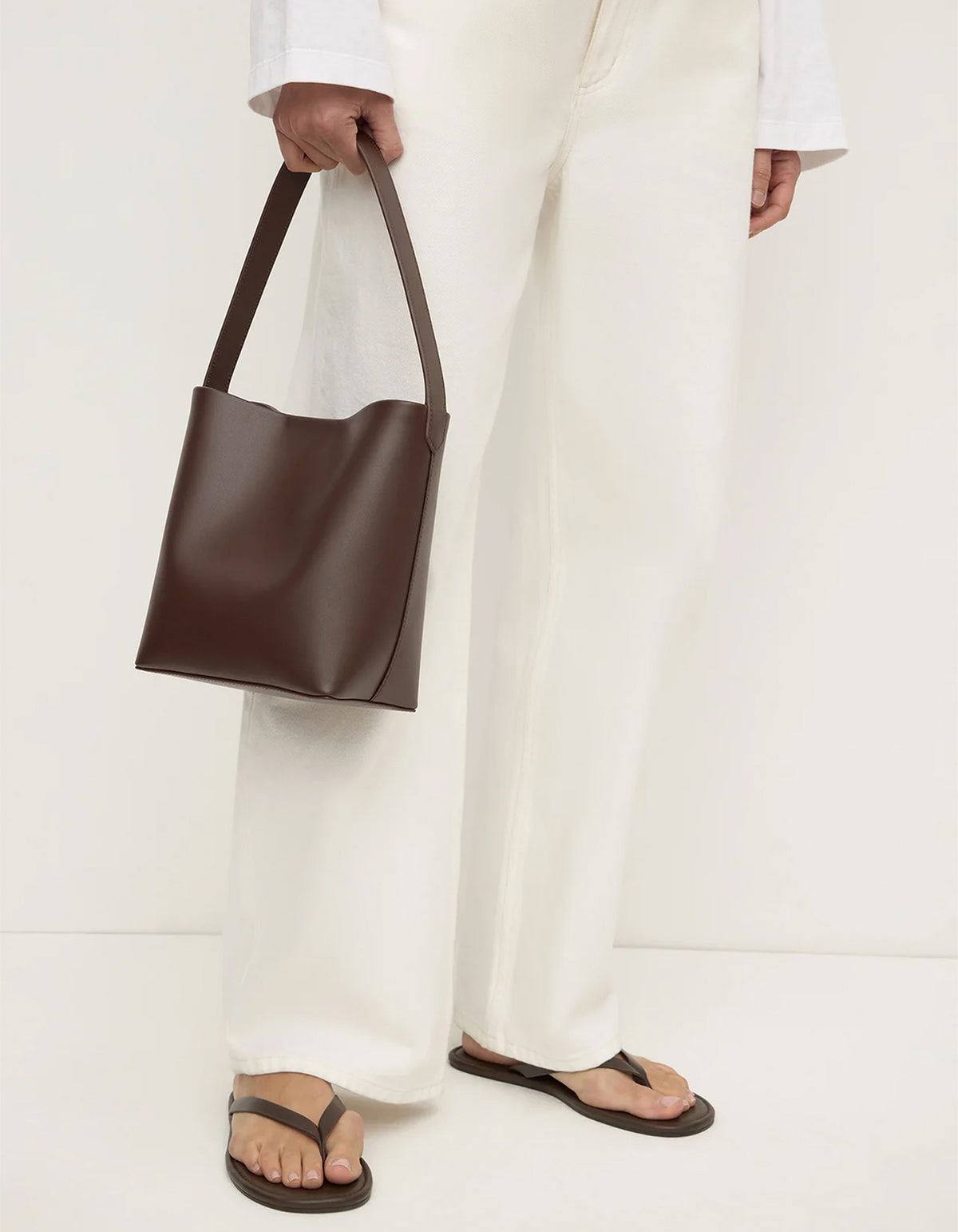 Nova Mini Bucket Bag - Walnut