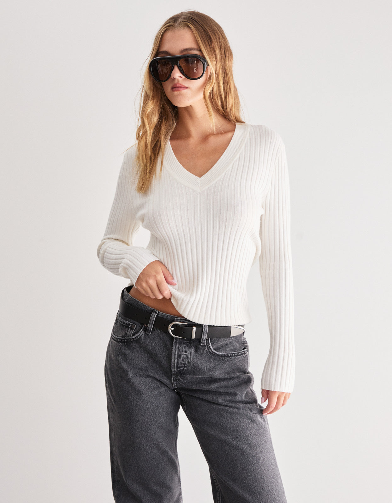 Bailey V-Neck Knit - Ivory | Superette