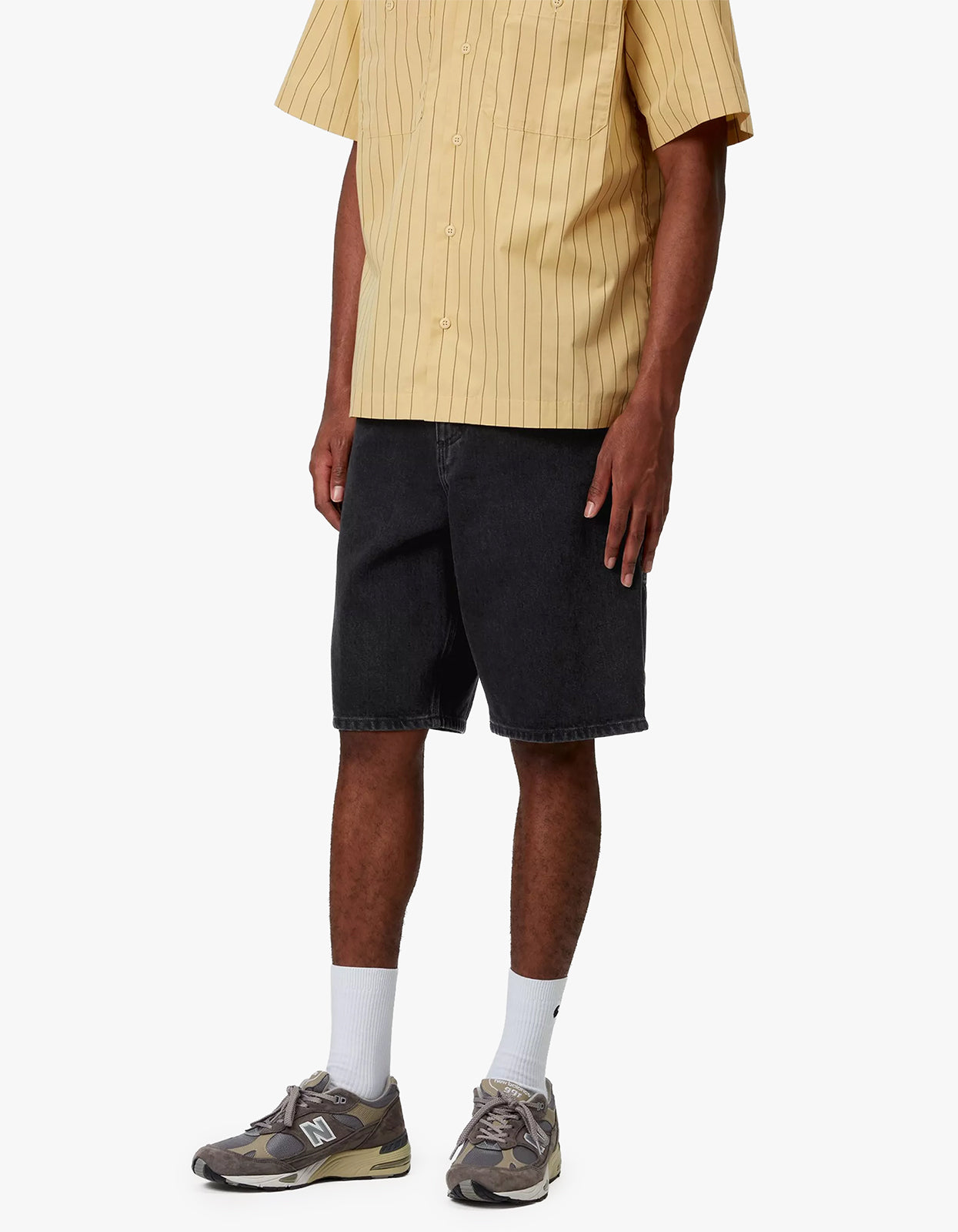 Single Knee Short - Black Garment Dyed