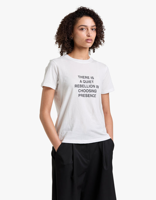 Lucinda Fitted Tee - Soft Whit/Black