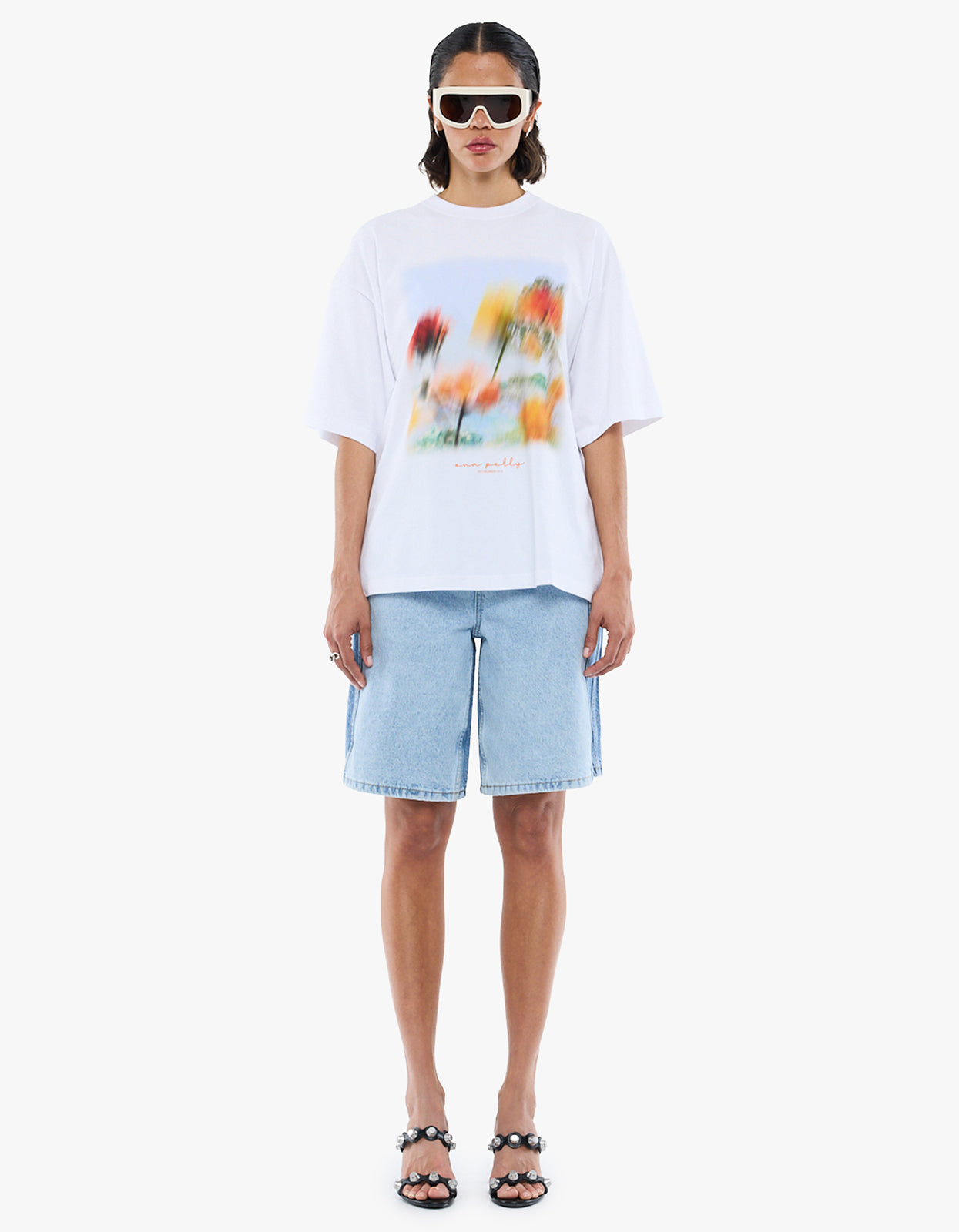 Blurred Daisy Frame Tee - Vintage White