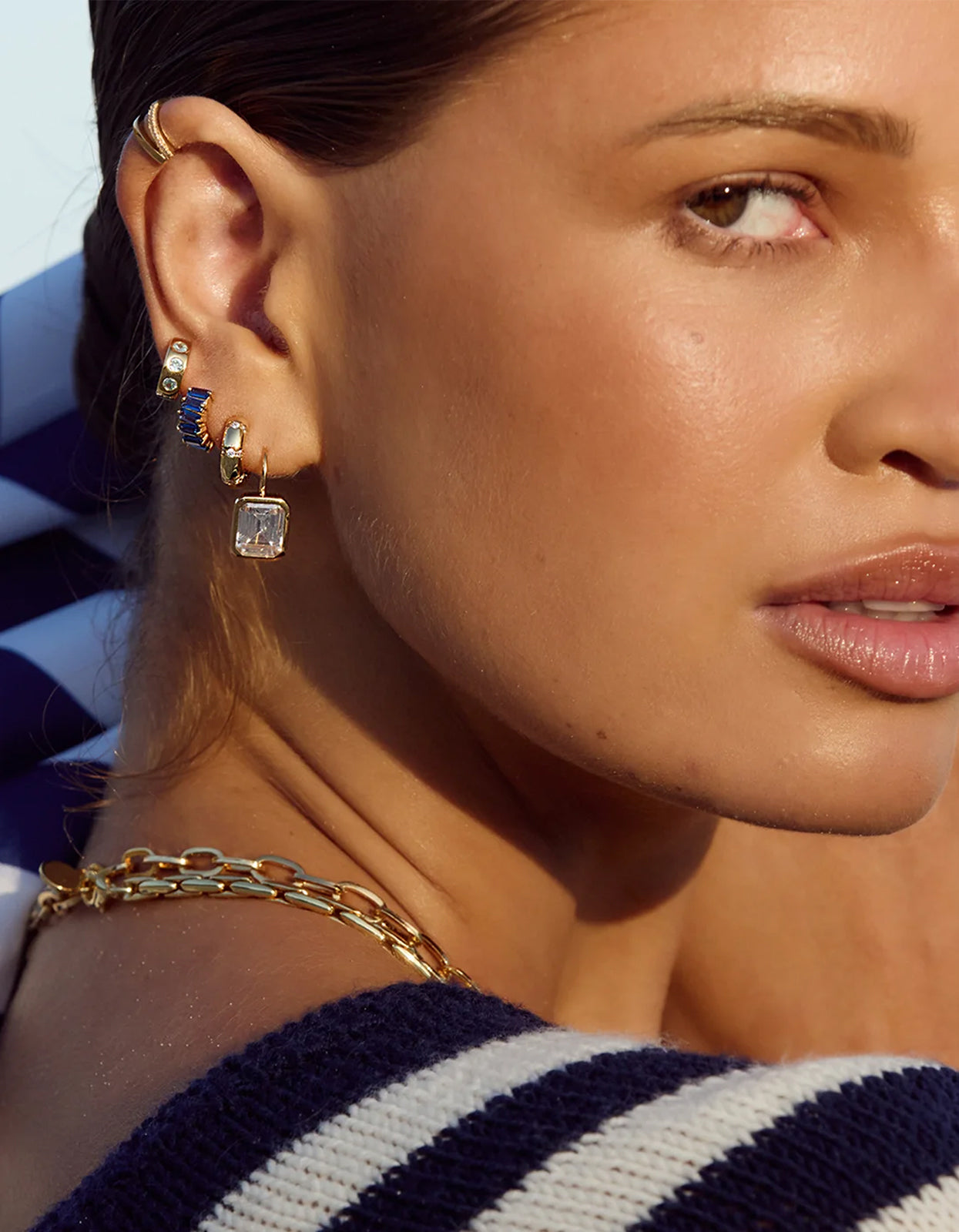 Lumiere Hooks Earrings - Gold