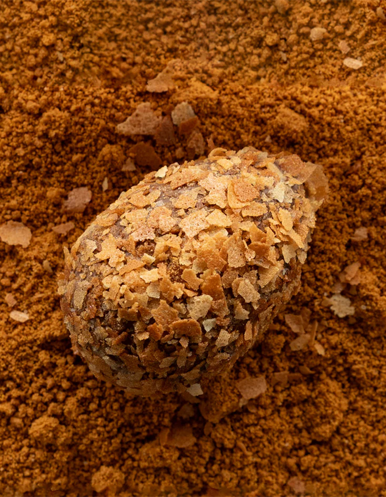 Biscoff Crumble Milk Chocolate Egg - Milk Chocolate