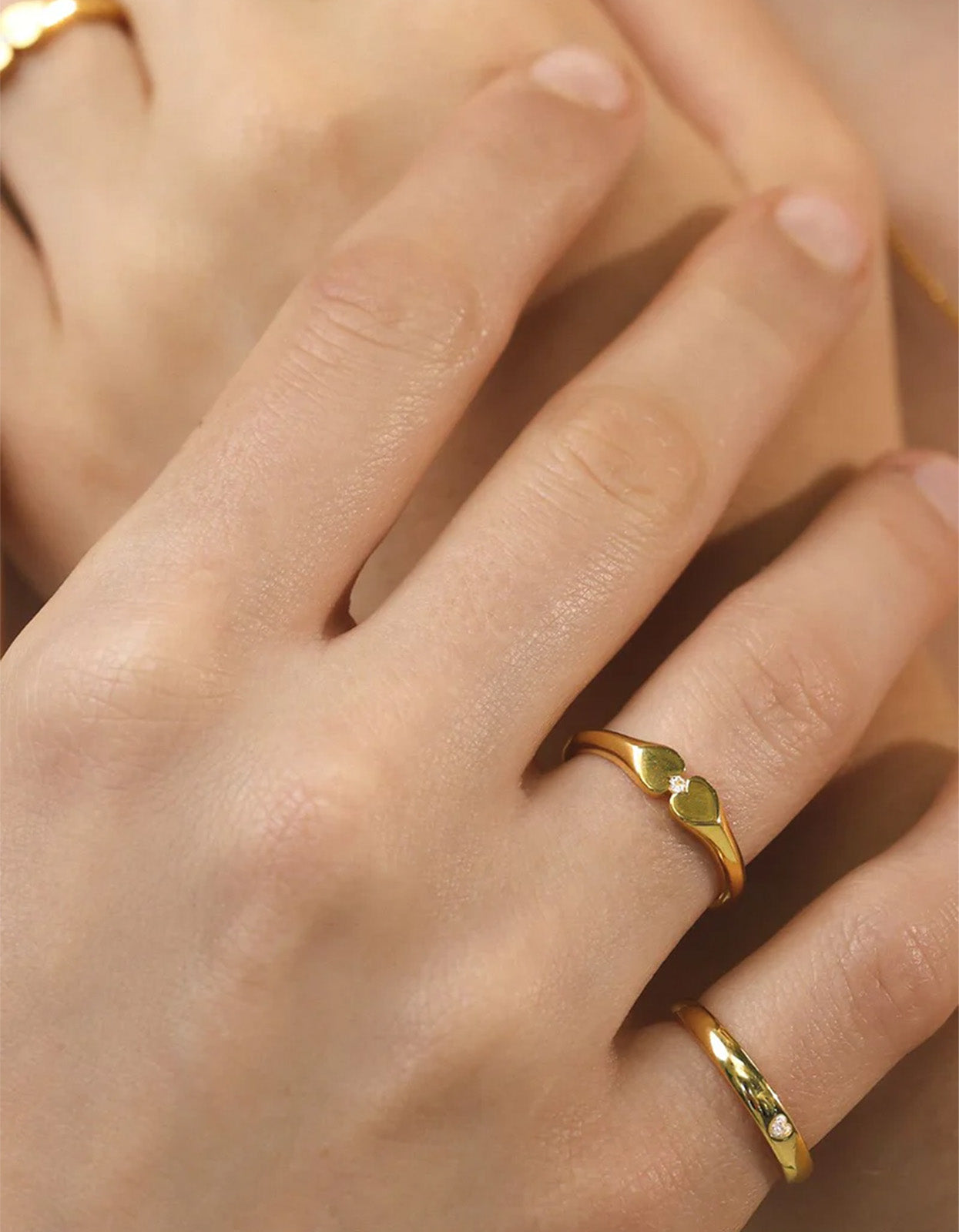 Heart Connection Signet Ring - Gold