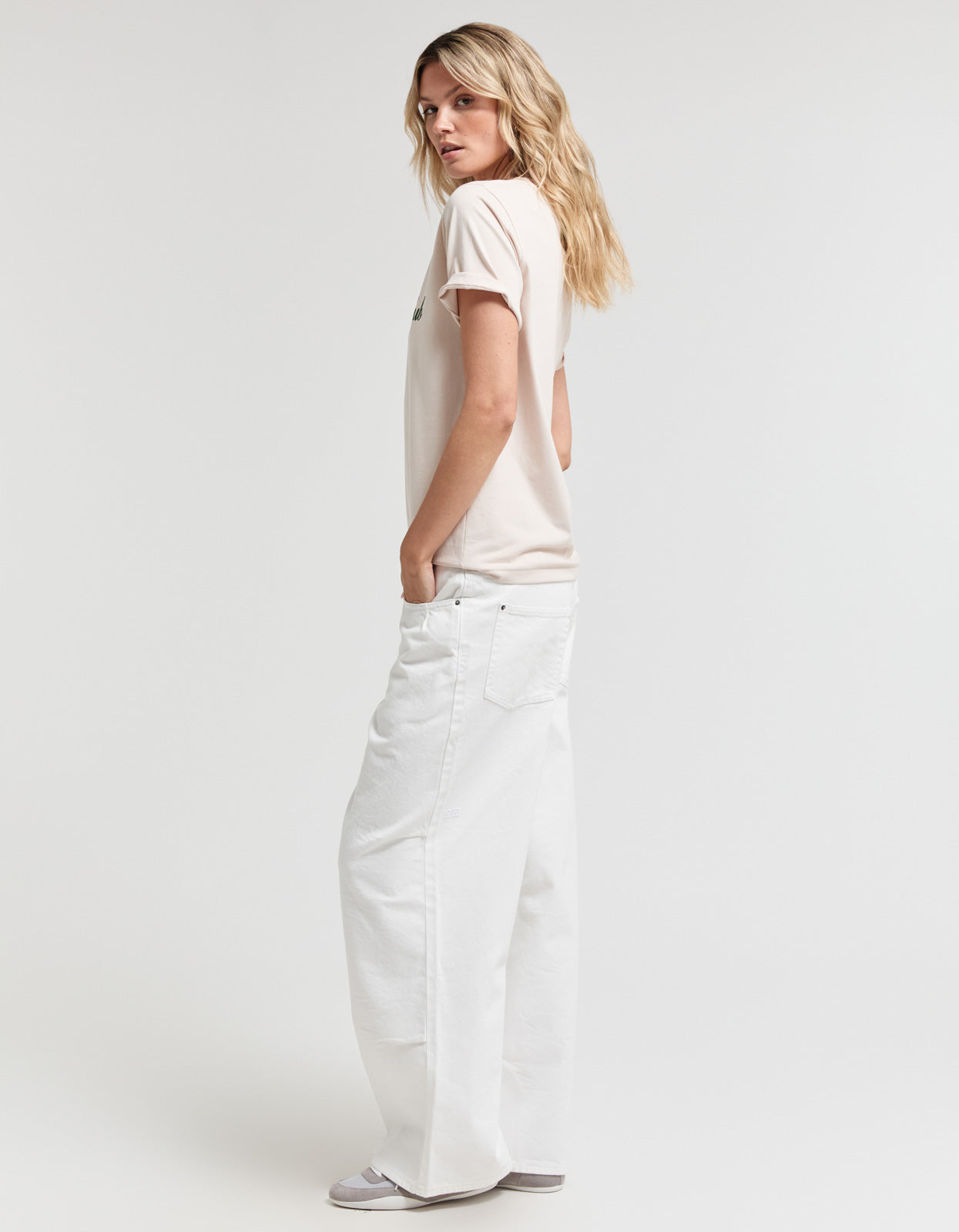 Holiday Club Script Tee - Oat Milk