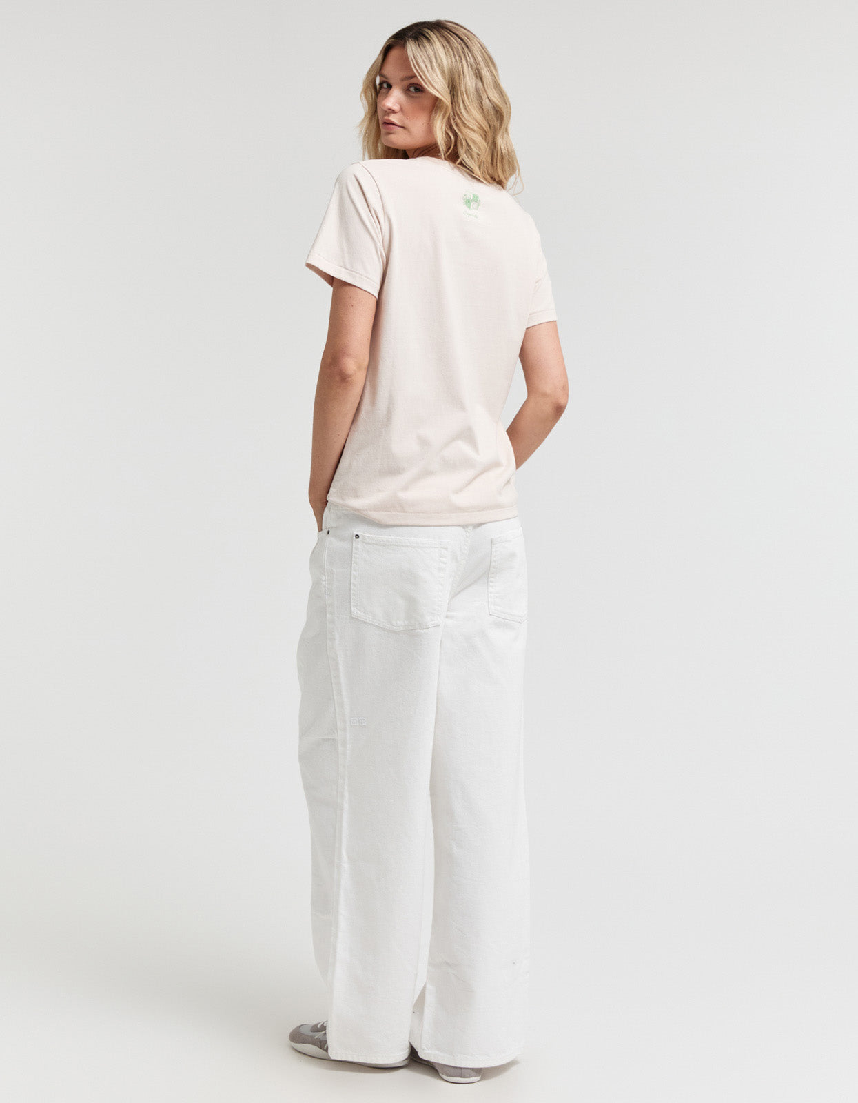 Holiday Club Script Tee - Oat Milk