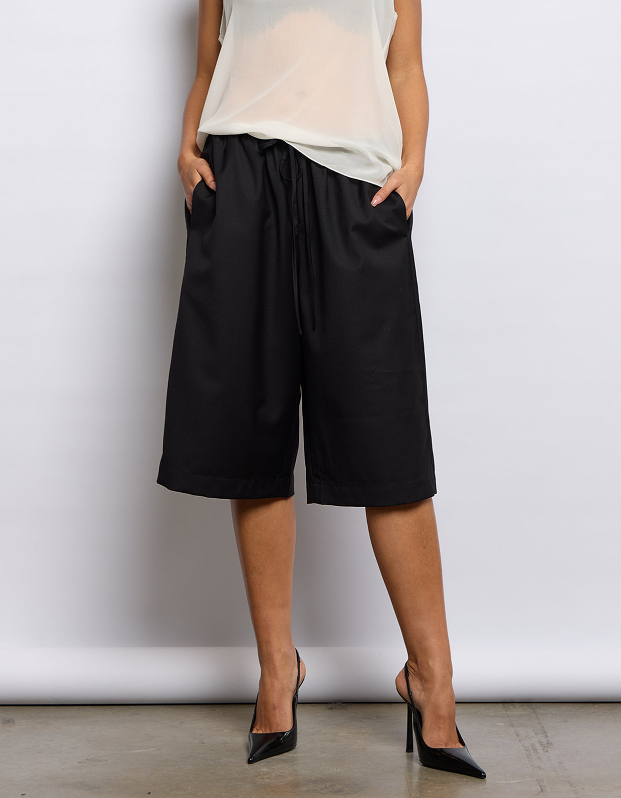 June Short - Black