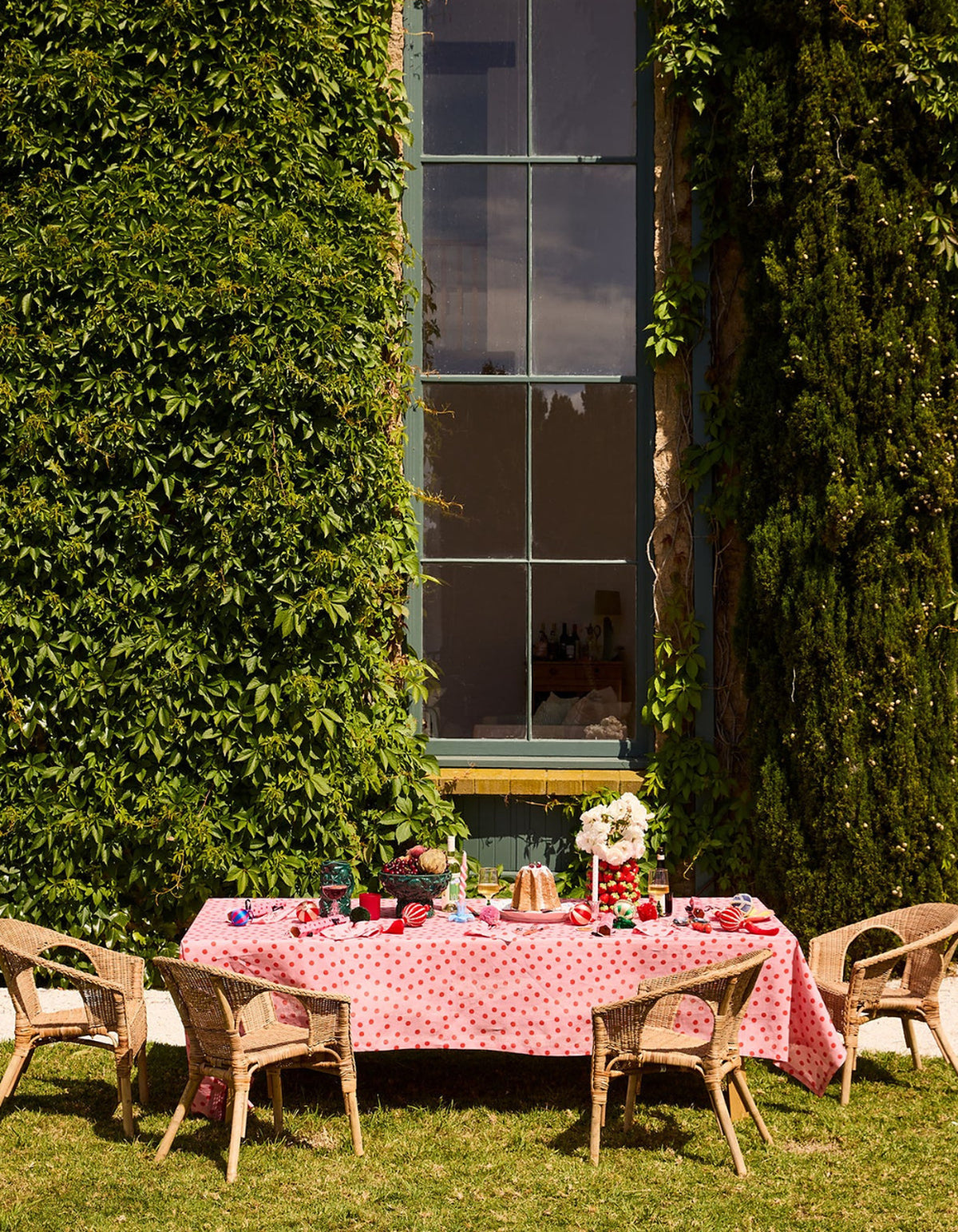 Polkadot Pink Tablecloth Standard Rectangular