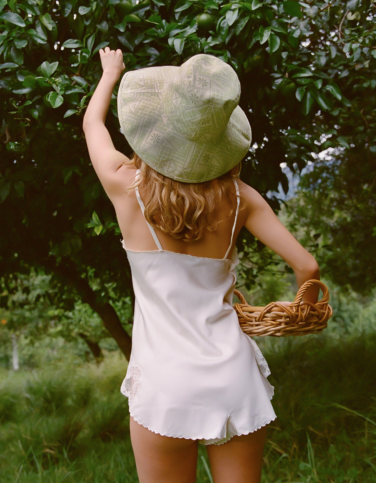 Holiday Bucket - Ethereal Emerald