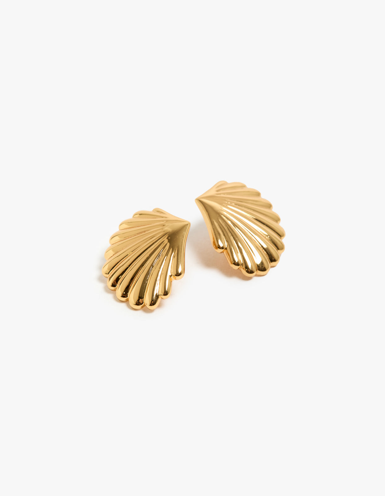 Clam Earring - Gold