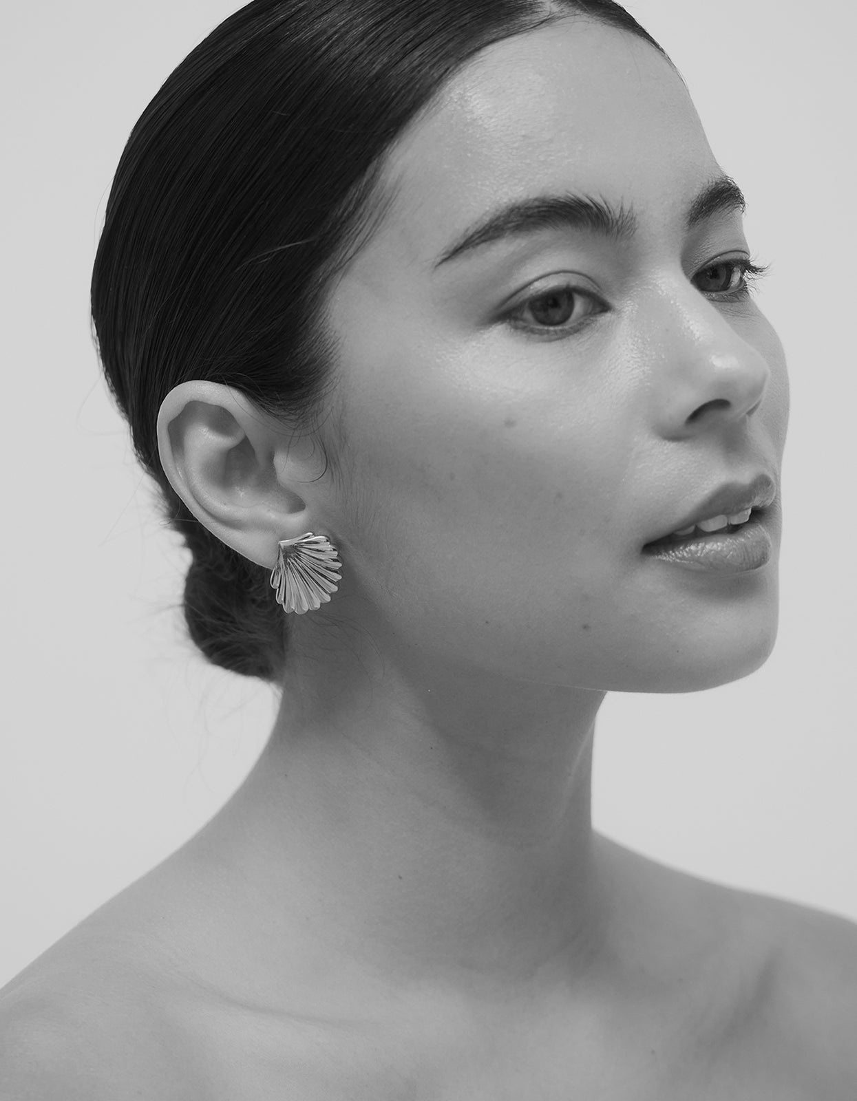 Clam Earring - Silver