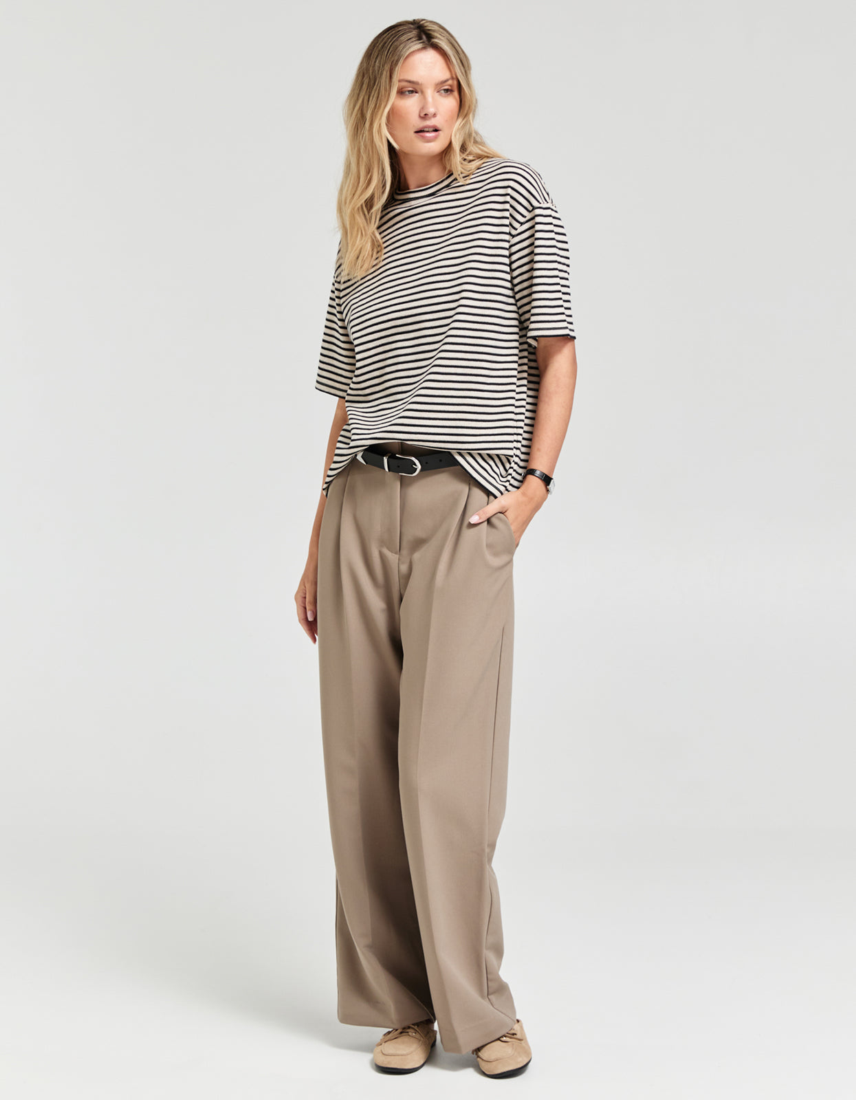 Lotus Tee - Black/Oat