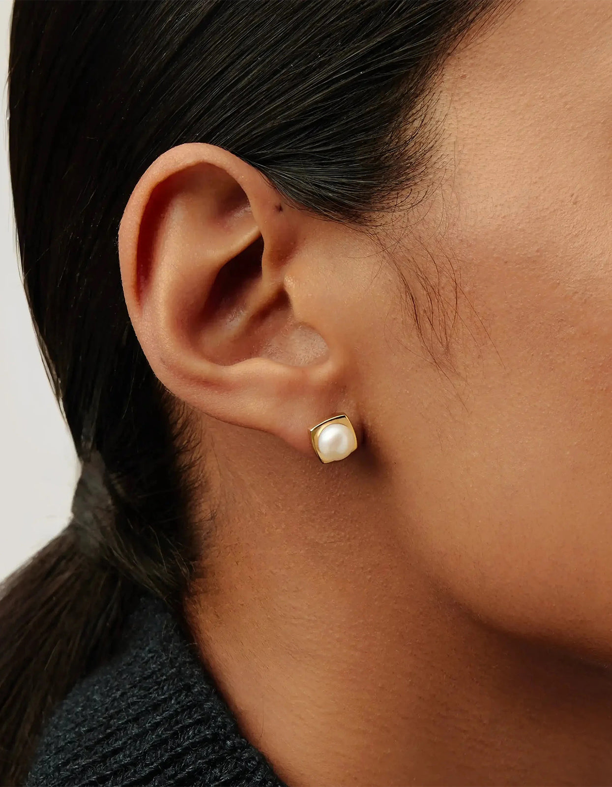Button Pearl Square Stud Earrings - Gold