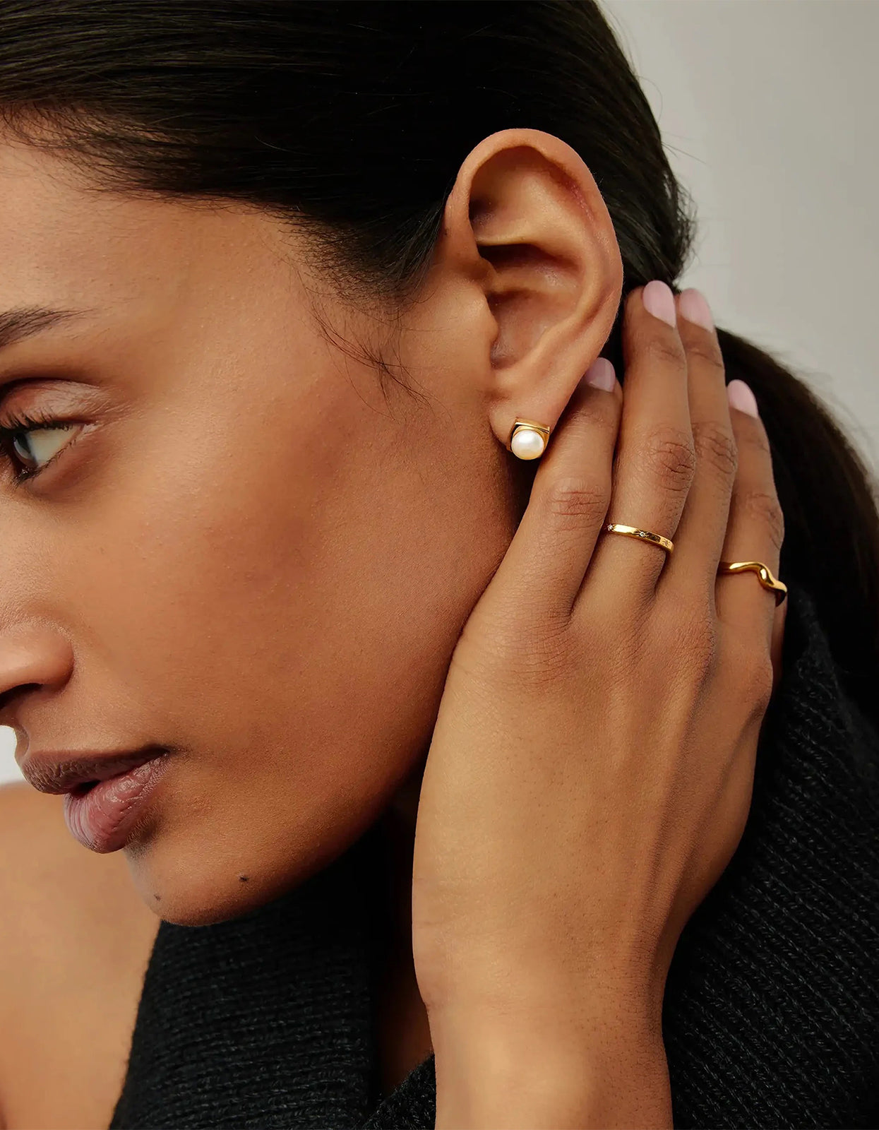 Button Pearl Square Stud Earrings - Gold
