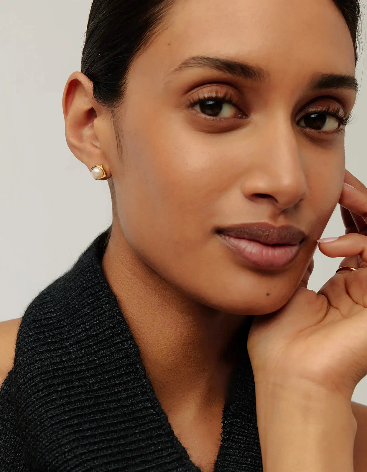 Button Pearl Square Stud Earrings - Gold