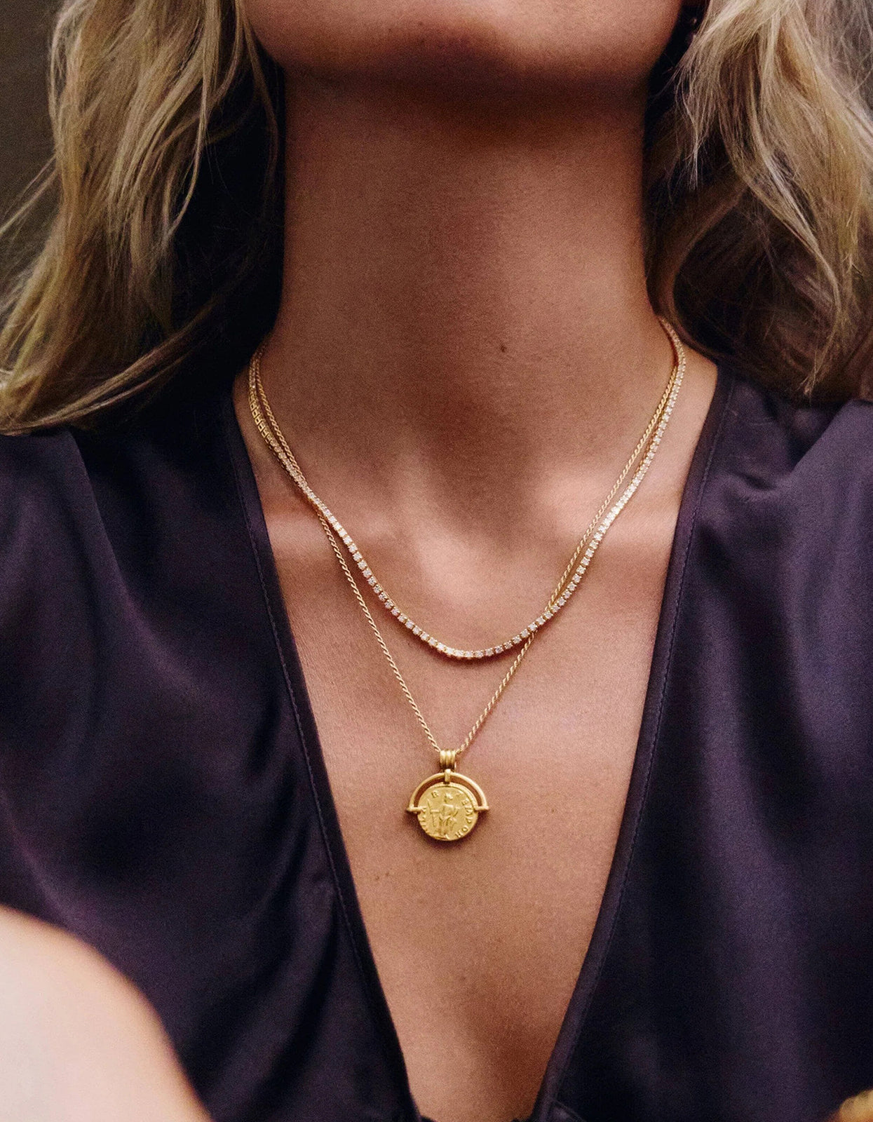 Lucy Williams Medium Engravable Roman Arc Coin Necklace - Gold