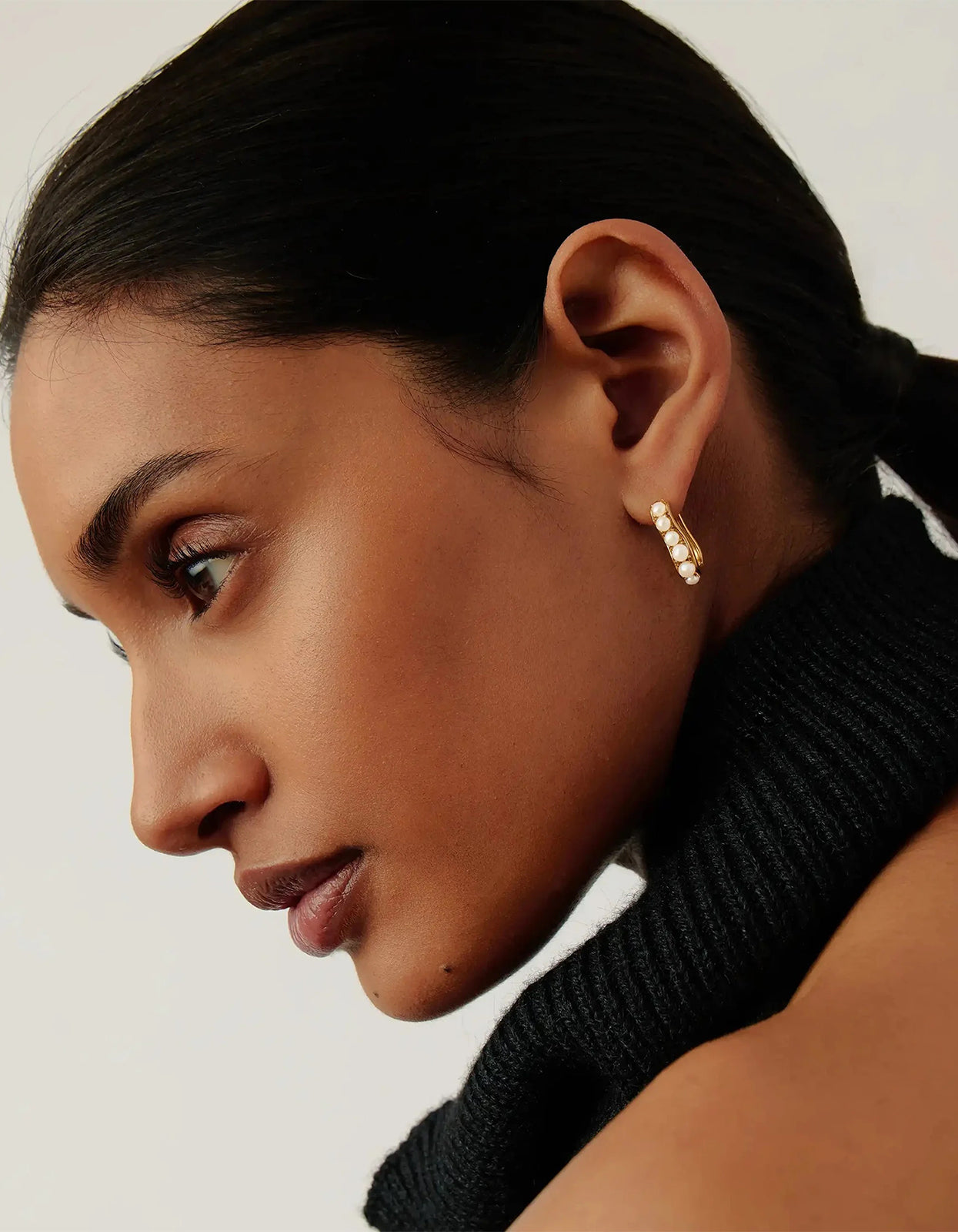 Pearl Wave Small Hoop Earrings - Gold