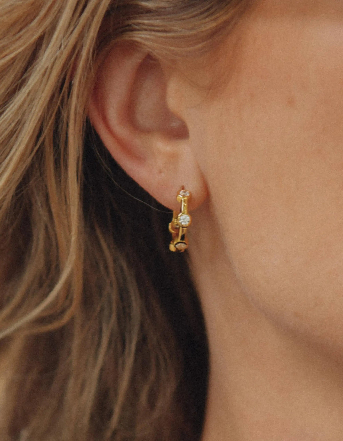 Lucy Williams Tennis Small Hoop Earrings - Gold