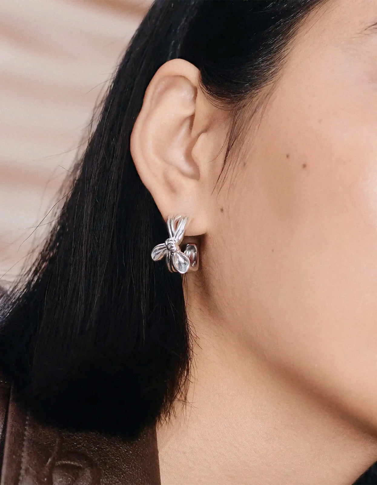 Mark Gong Bow Hoop Earrings - Silver