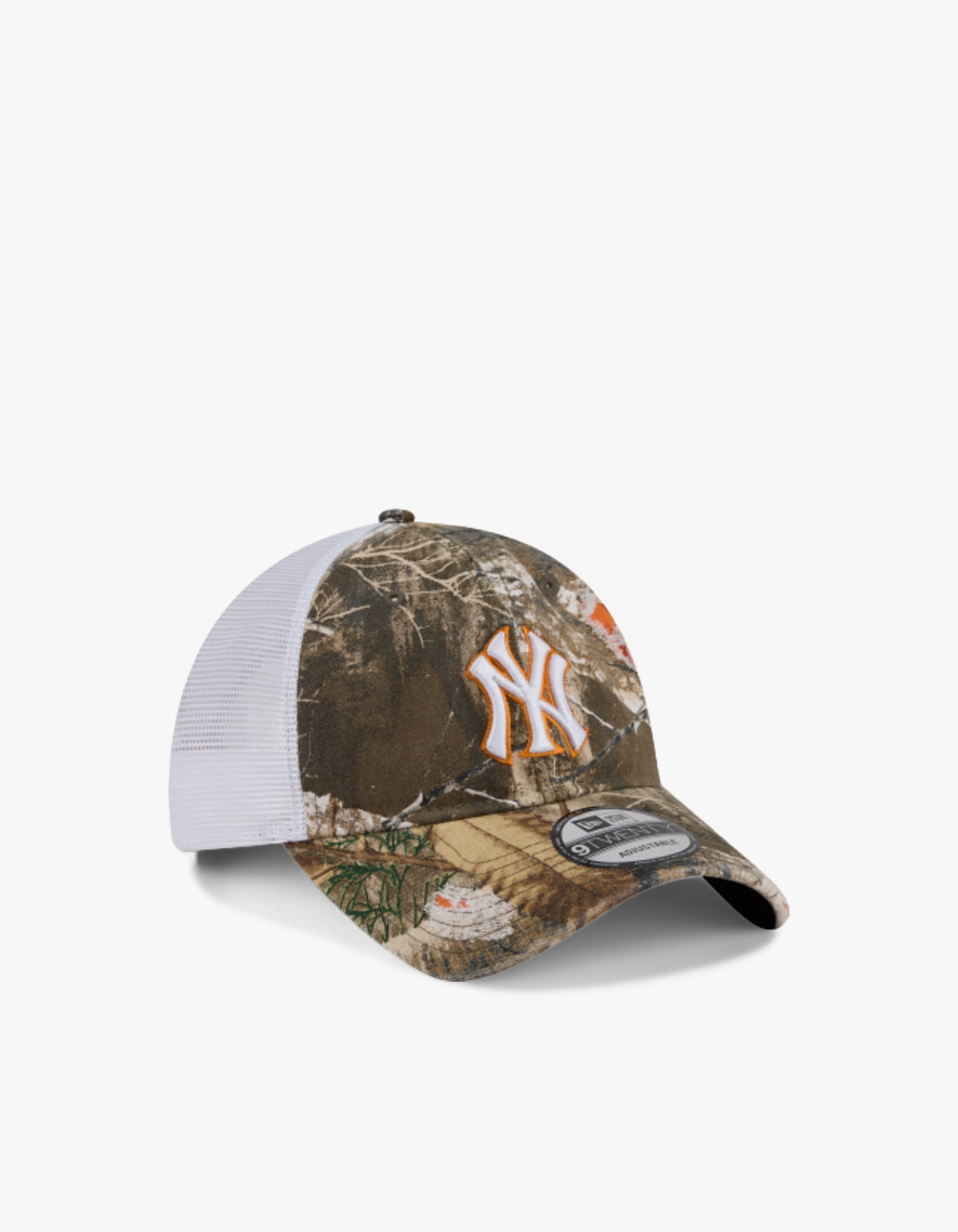 New York Yankees Realtree Distressed 9TWENTY Trucker Cap - Realtree/Med Orange
