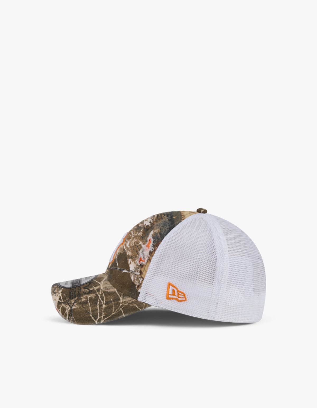 New York Yankees Realtree Distressed 9TWENTY Trucker Cap - Realtree/Med Orange