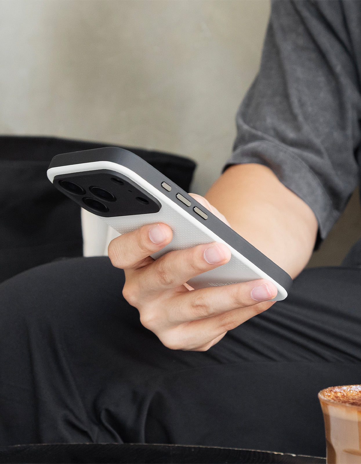 Active Case For iPhone 17 Pro - Sandstone