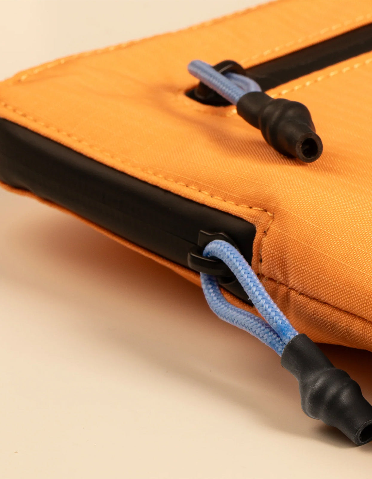 Ultralight Sleeve For MacBook 14" - Apricot Crush