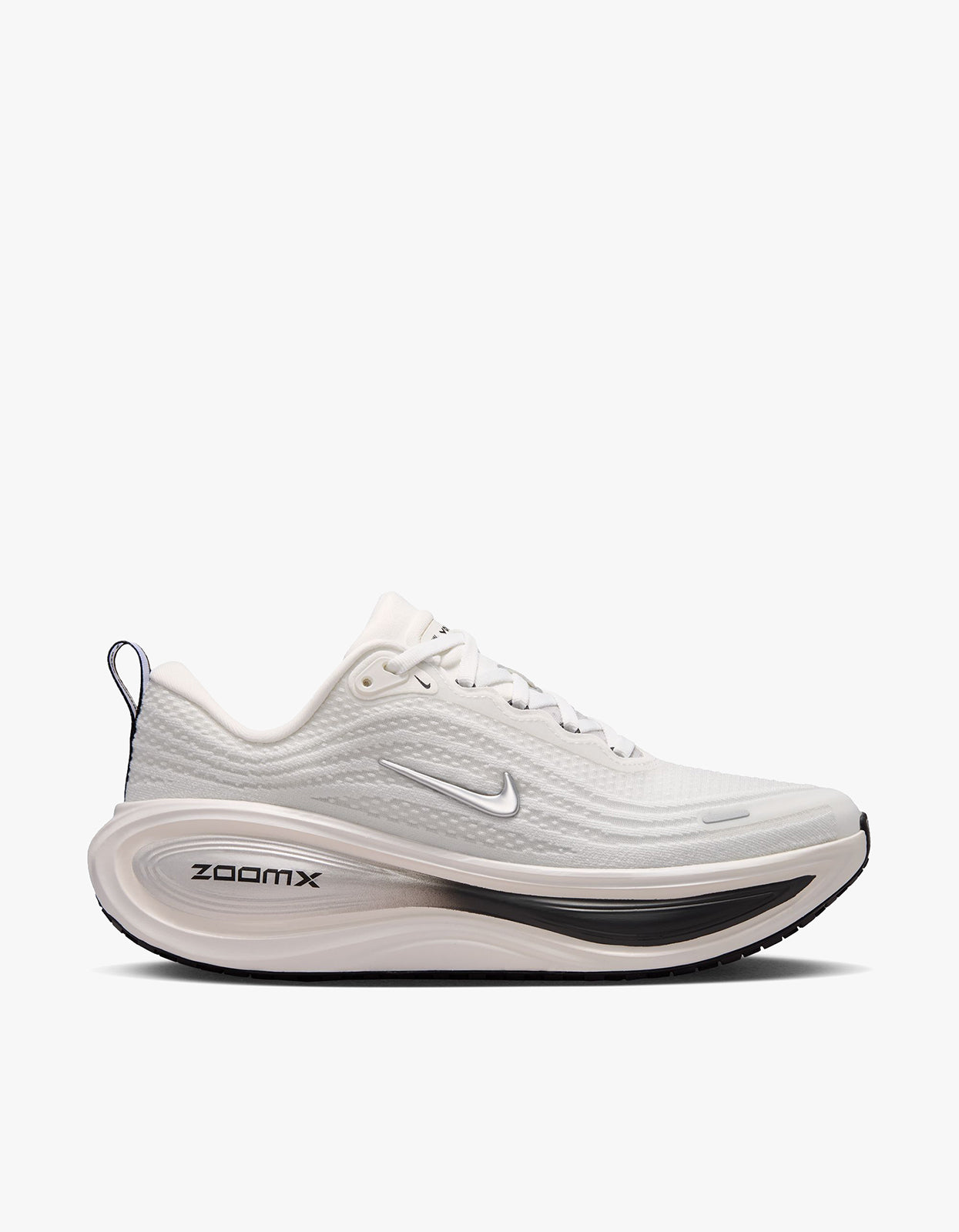 Nike Vomero Plus Essentials - Summit White/Metallic Silver-Sail