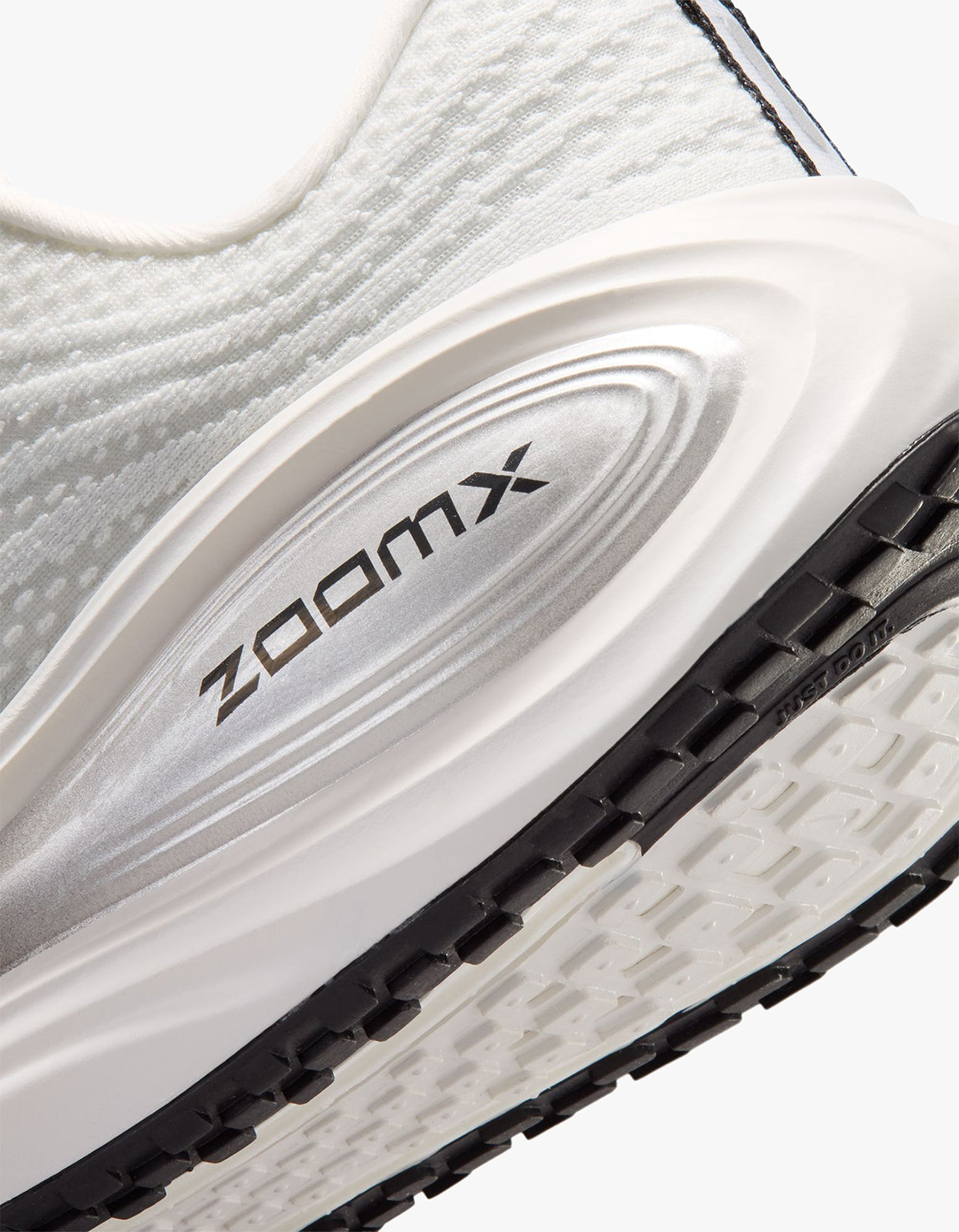 Nike Vomero Plus Essentials - Summit White/Metallic Silver-Sail
