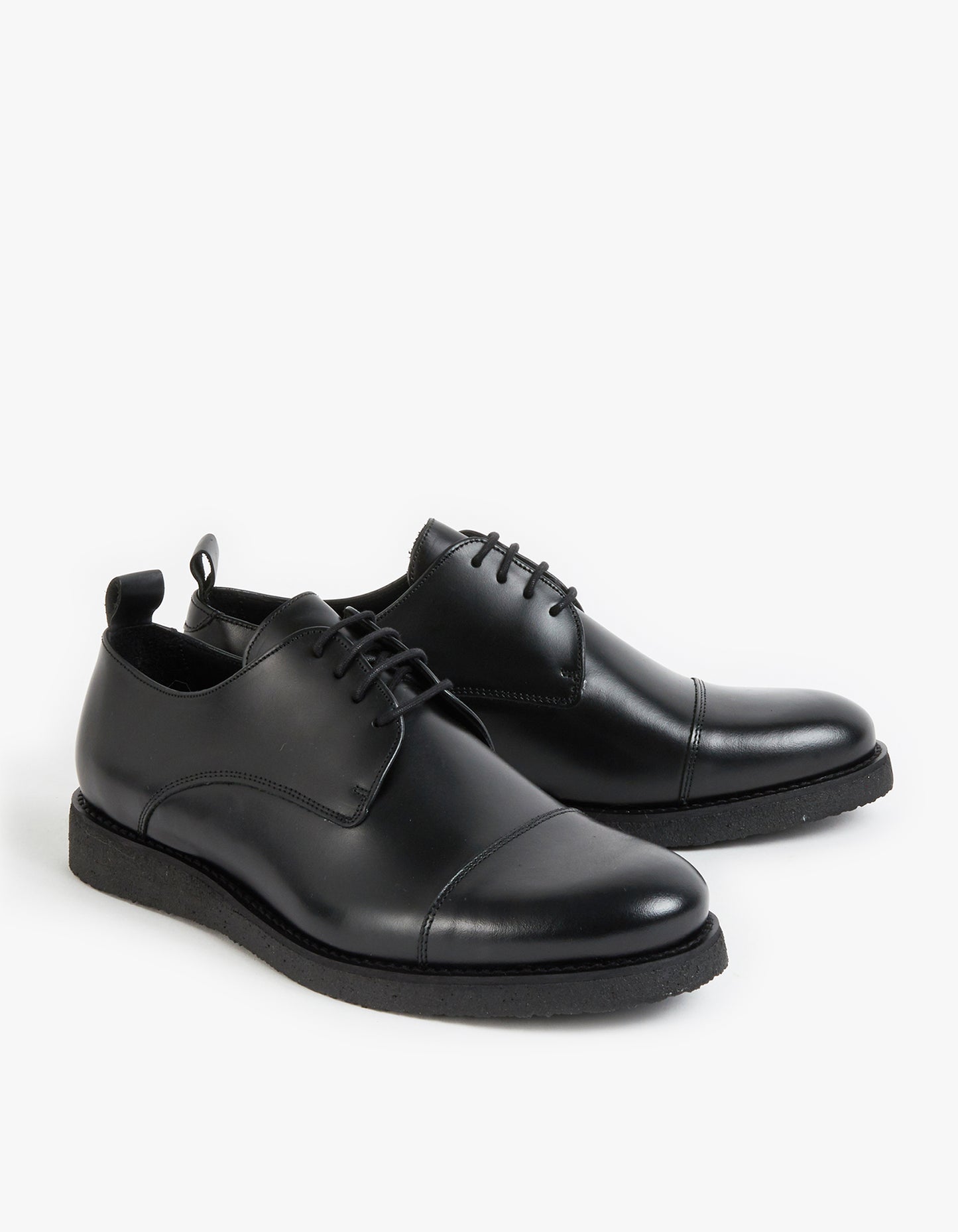 Lennon Derby - Black