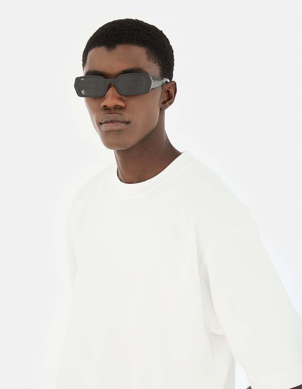 L'Altro Sunglasses - Black