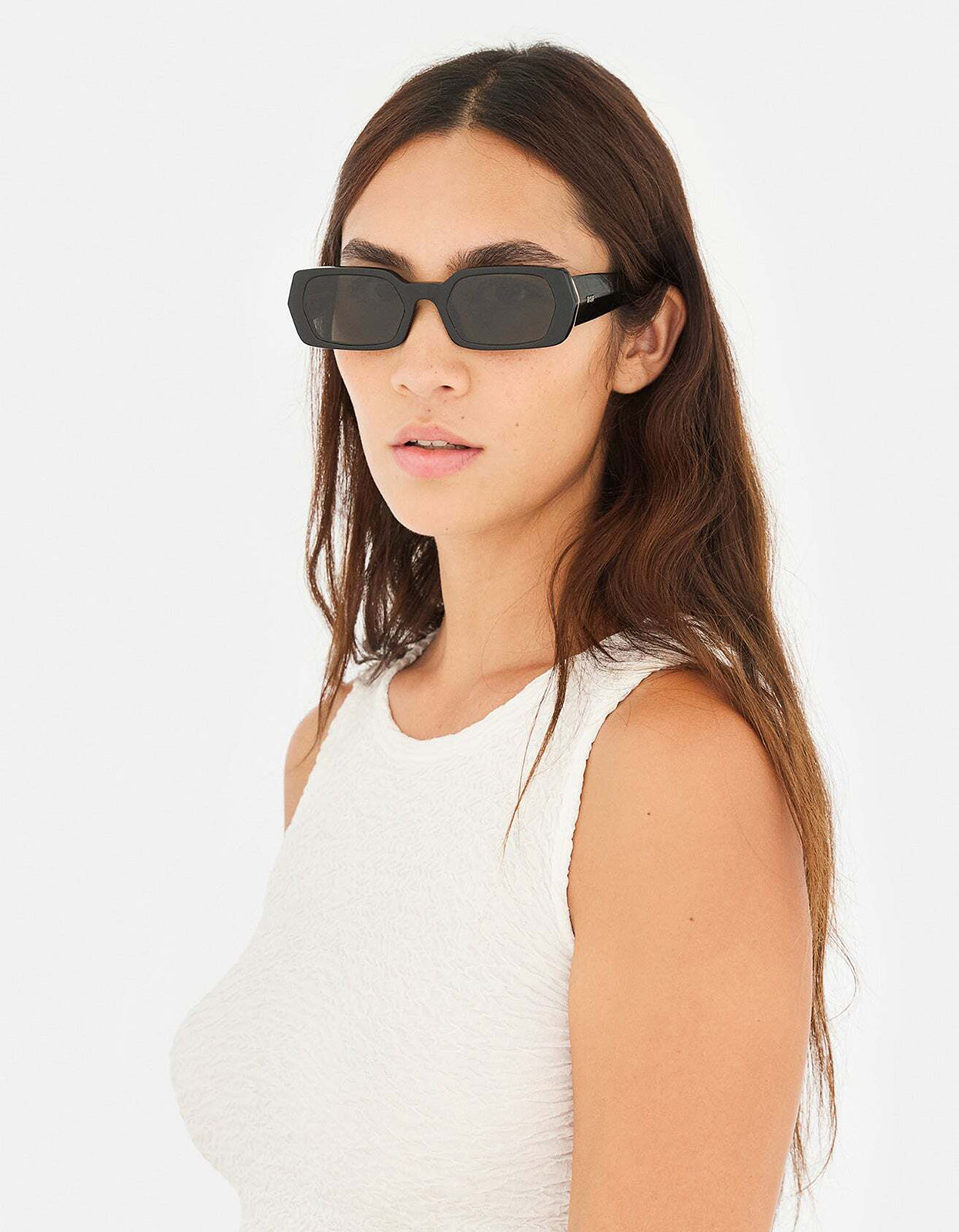 L'Altro Sunglasses - Black