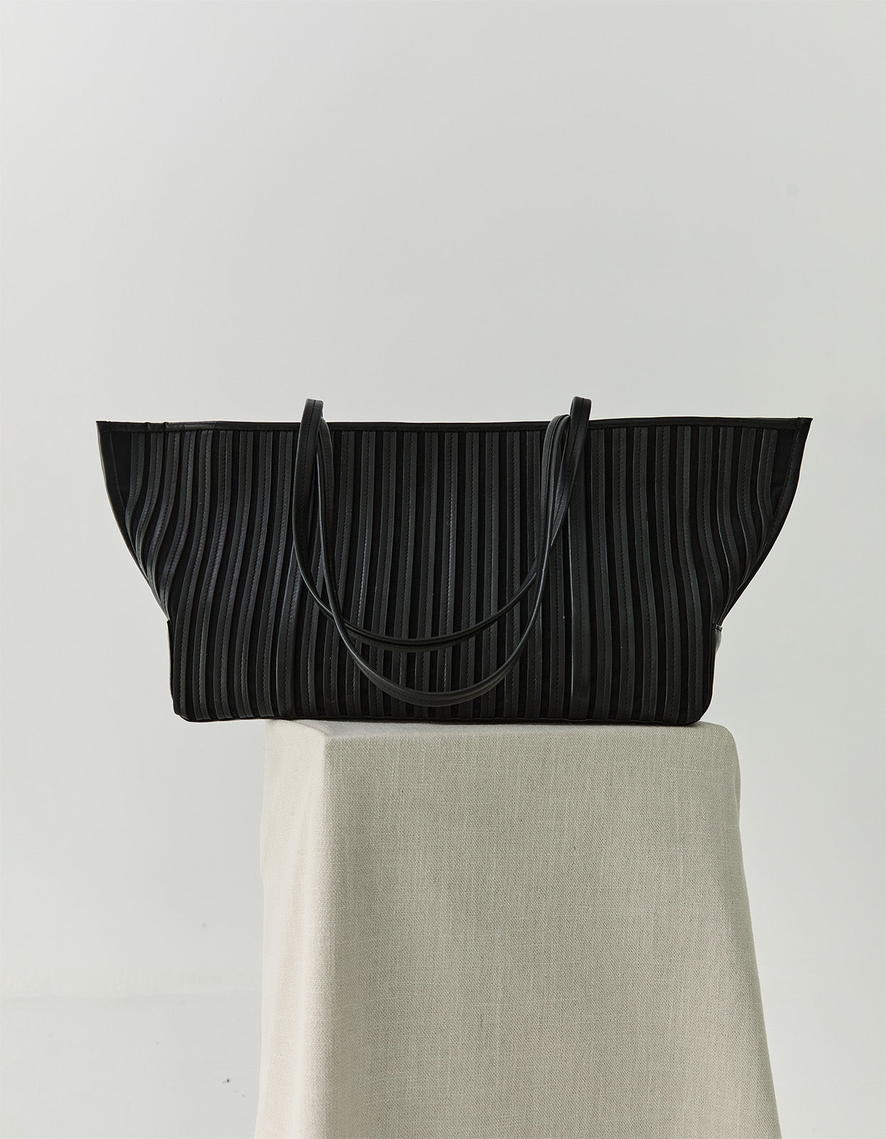 Linea Stitch Bateau Tote - Black