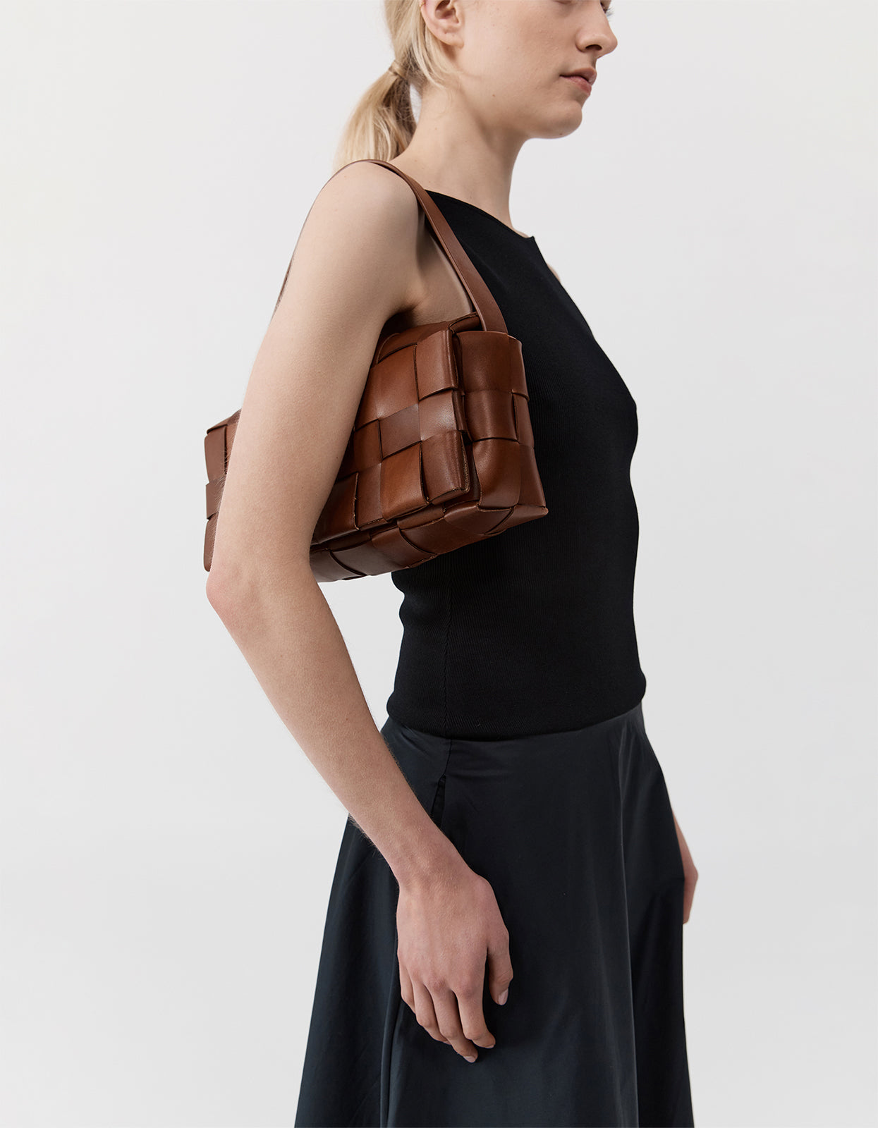 Woven Envelope Slim Tote - Chestnut