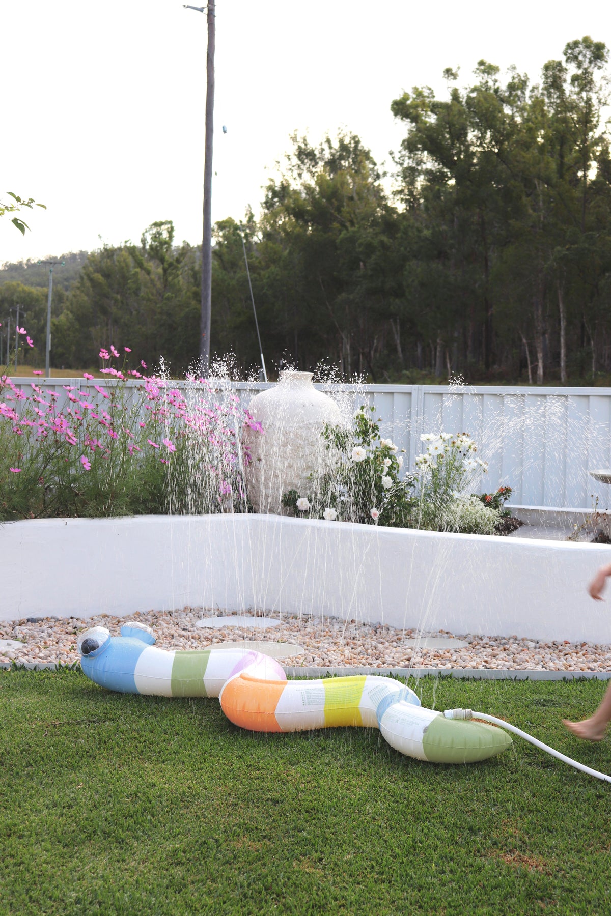 Inflatable Sprinkler - Into The Wild Multi