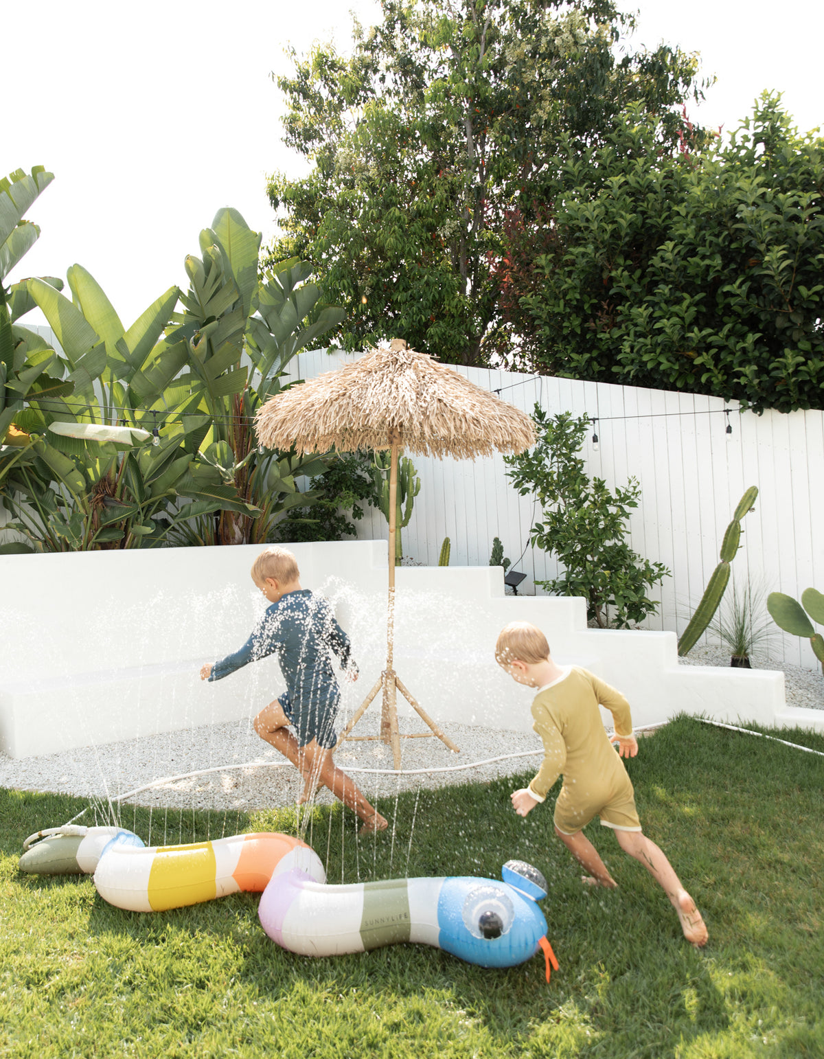 Inflatable Sprinkler - Into The Wild Multi