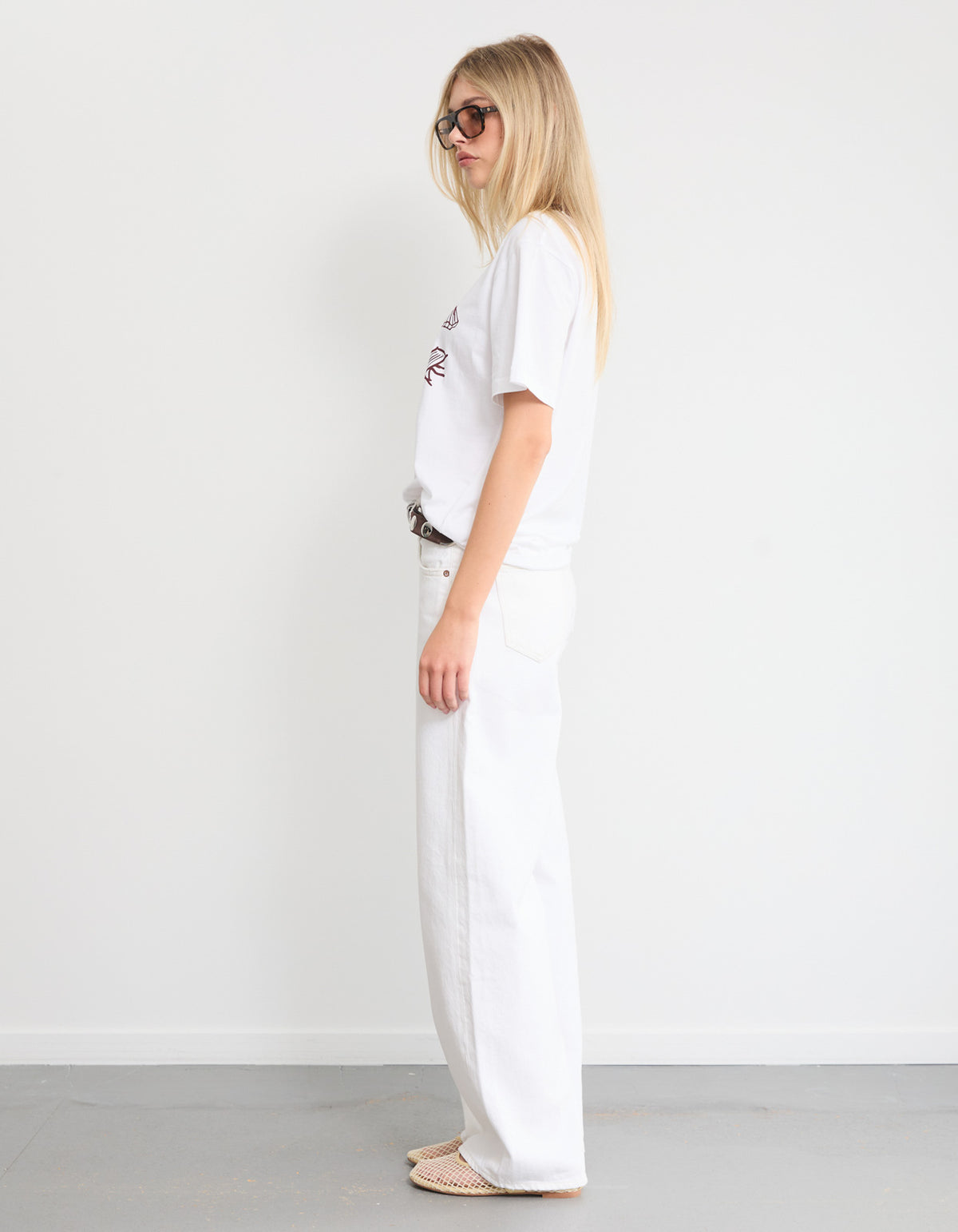 Maison Tee - White/Burgundy