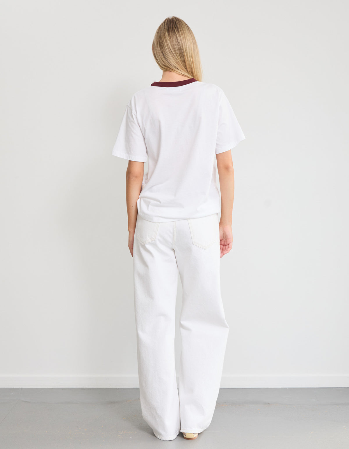 Maison Tee - White/Burgundy