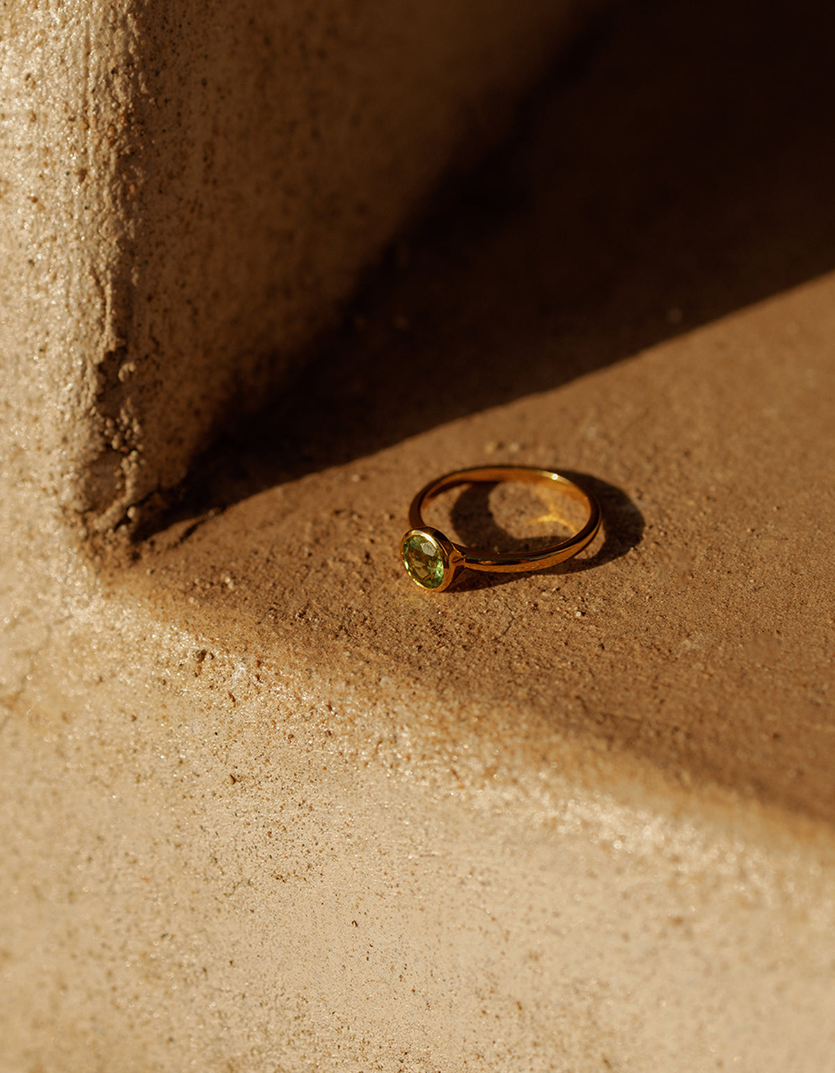 Mon Petit Stacker Ring Peridot - Gold