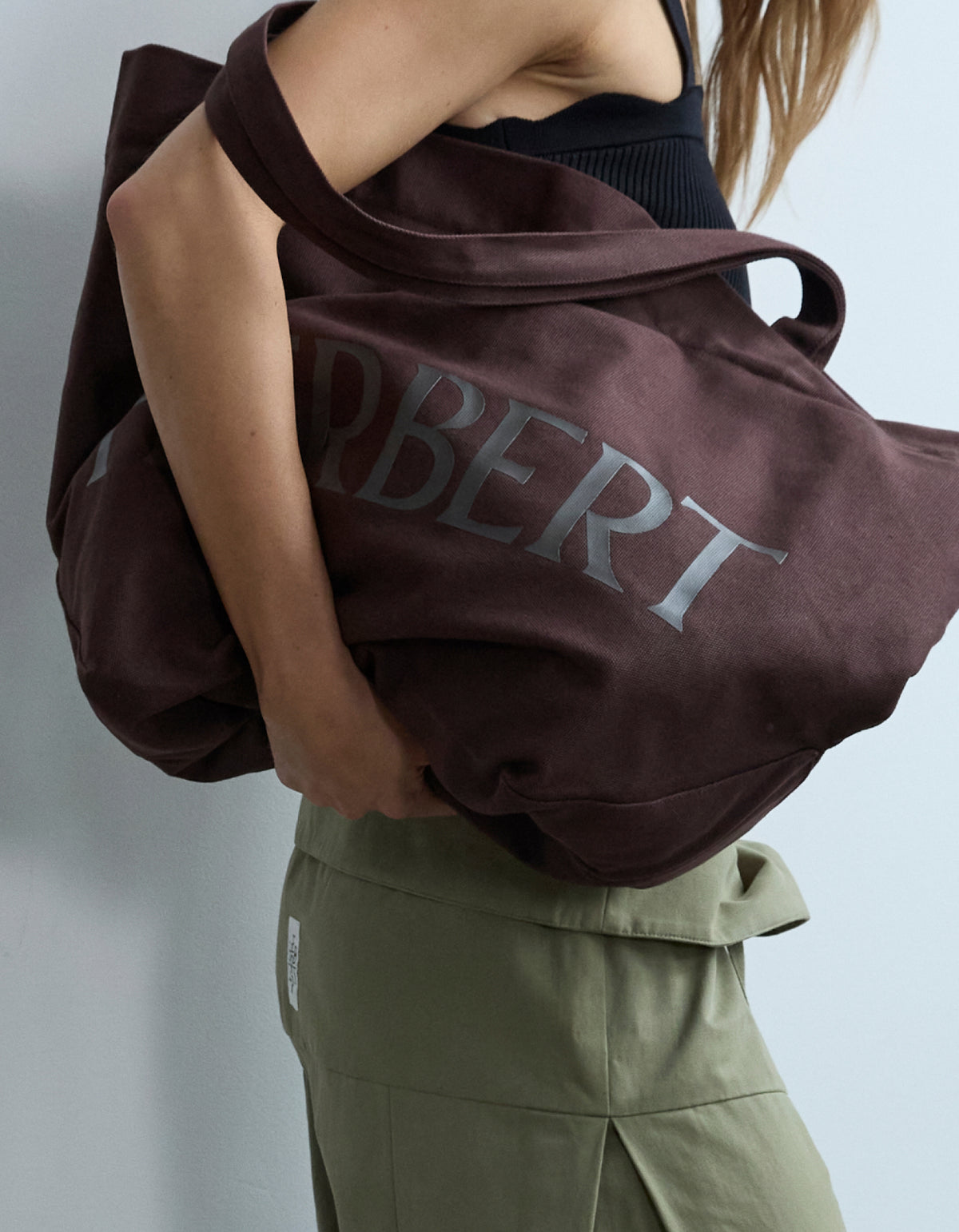 Signature Tote in Chocolate