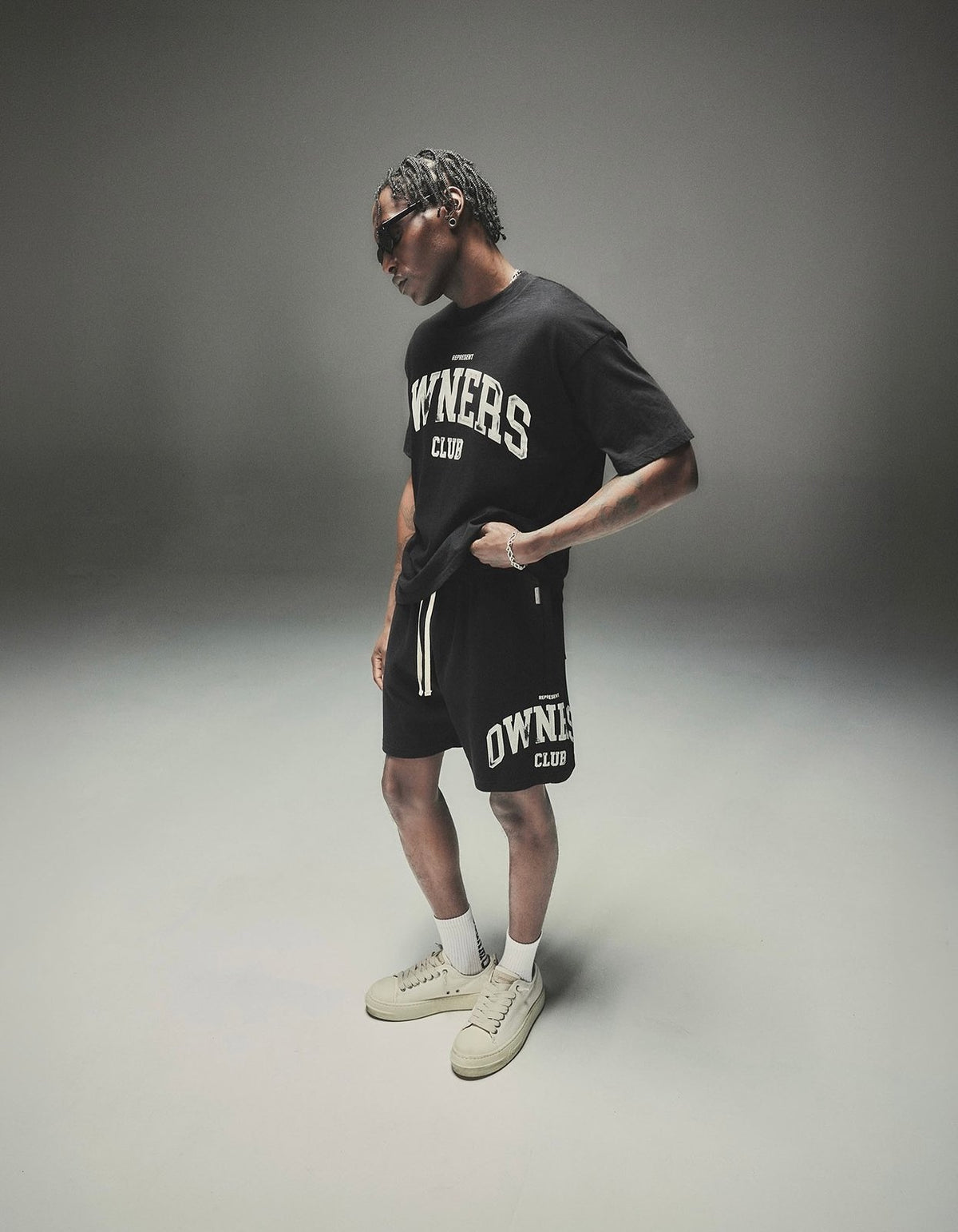 Represent Owners Club Heritage T-Shirt Jet Black — campaign